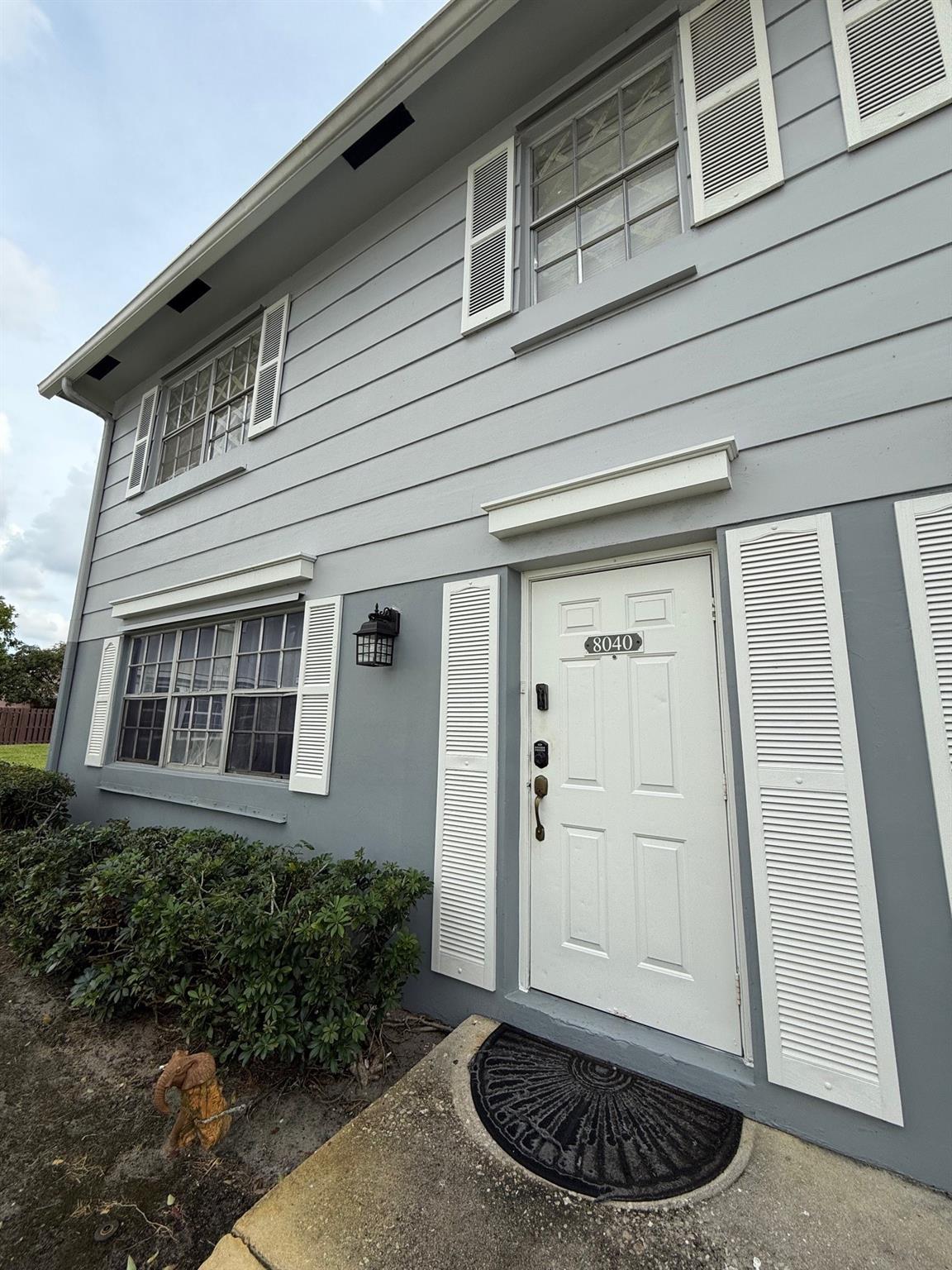 8040 SW 17 PL 8040