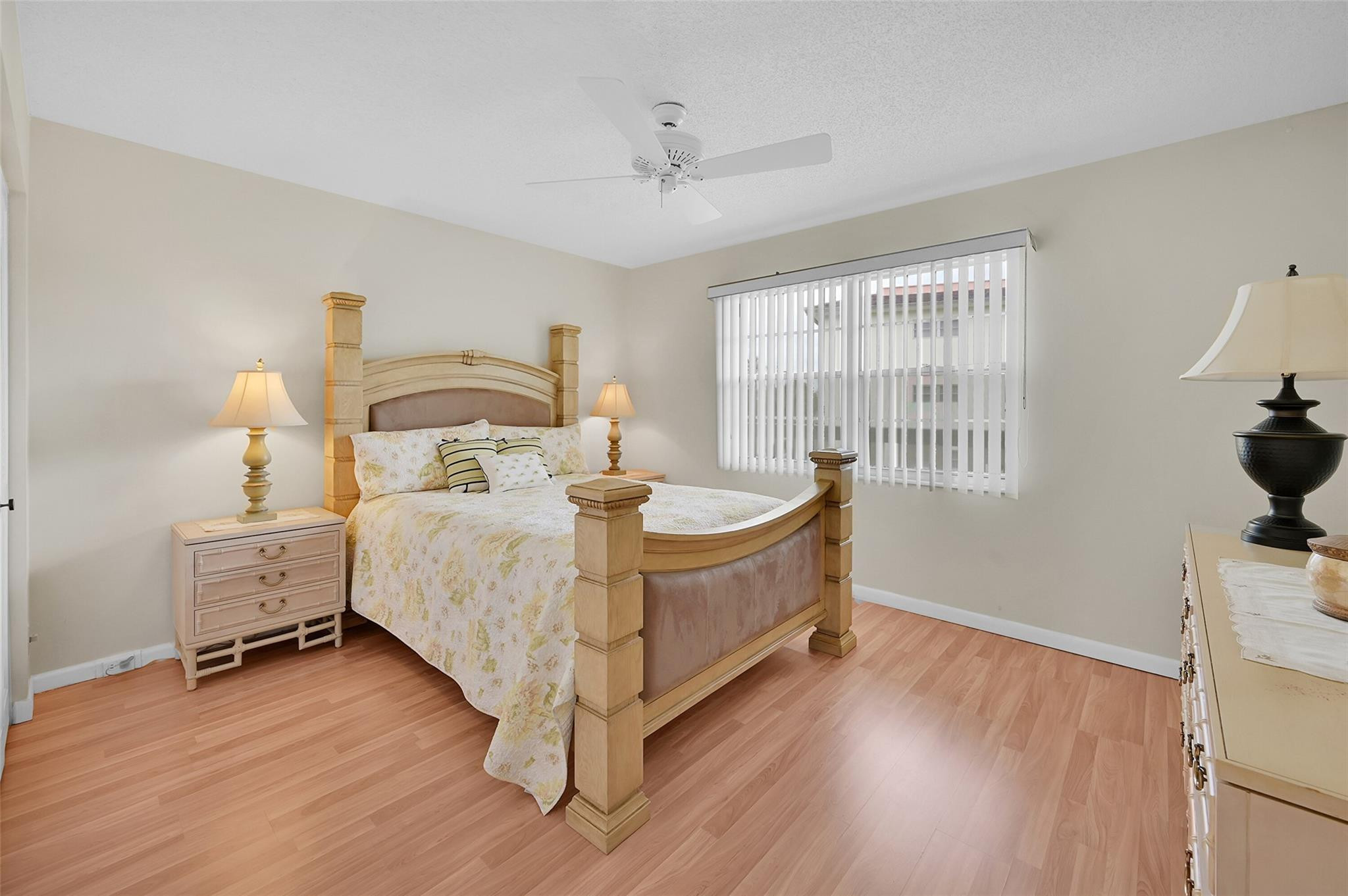 2902 Victoria Cir H3