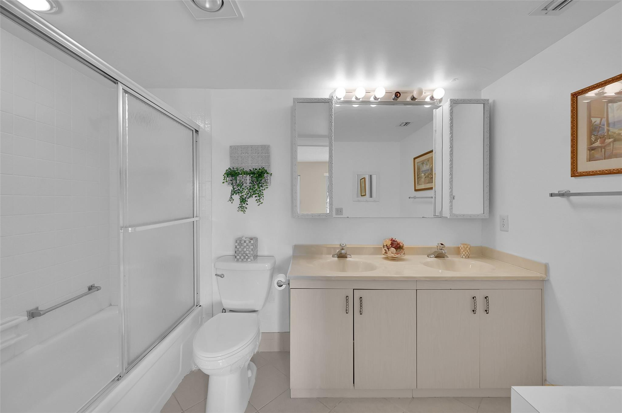 2902 Victoria Cir H3