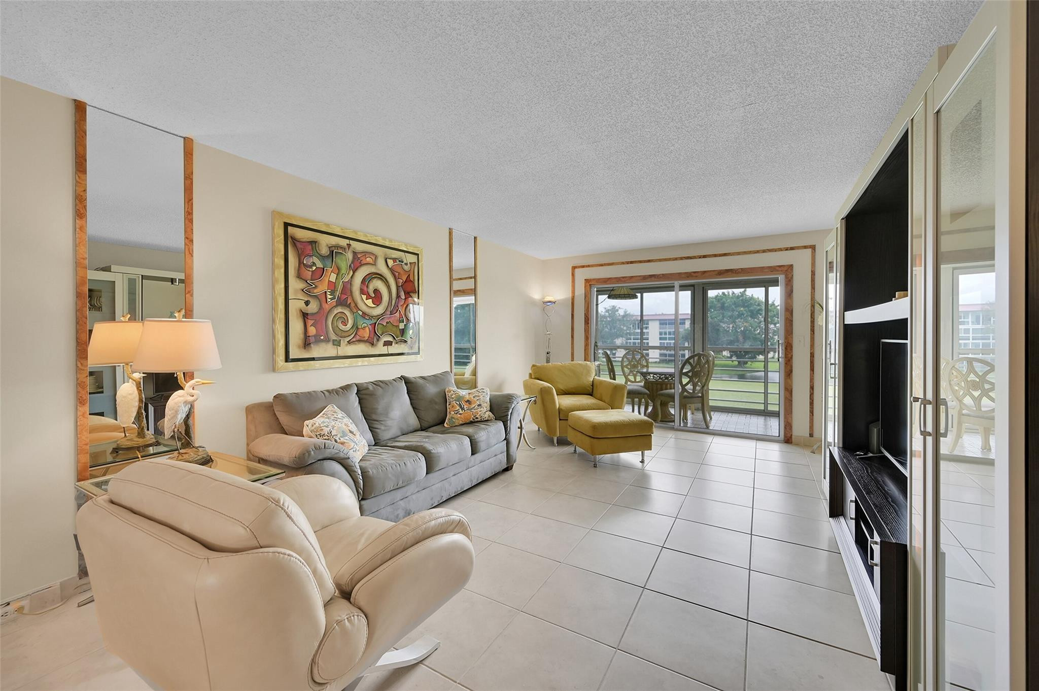 2902 Victoria Cir H3