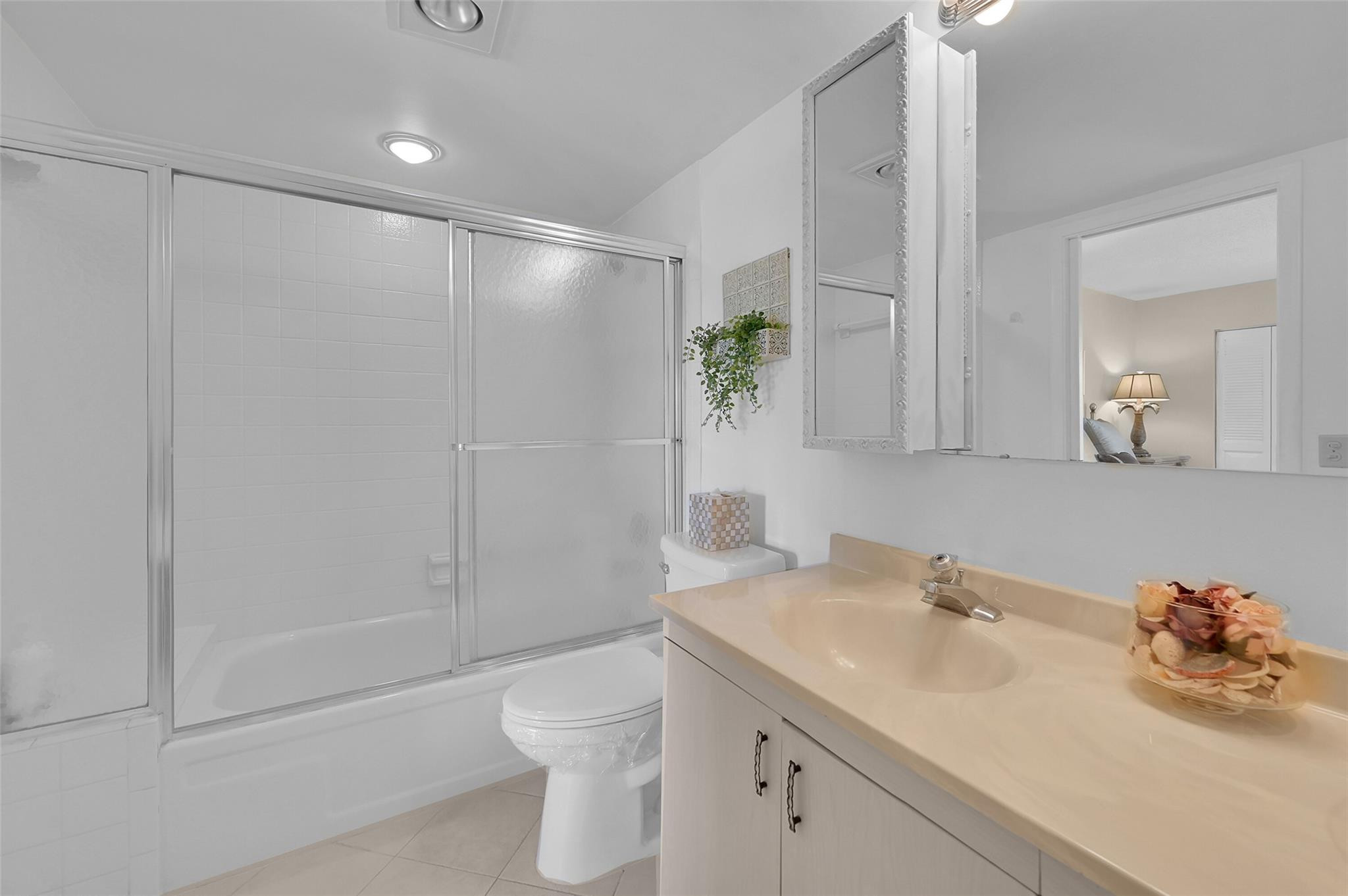 2902 Victoria Cir H3