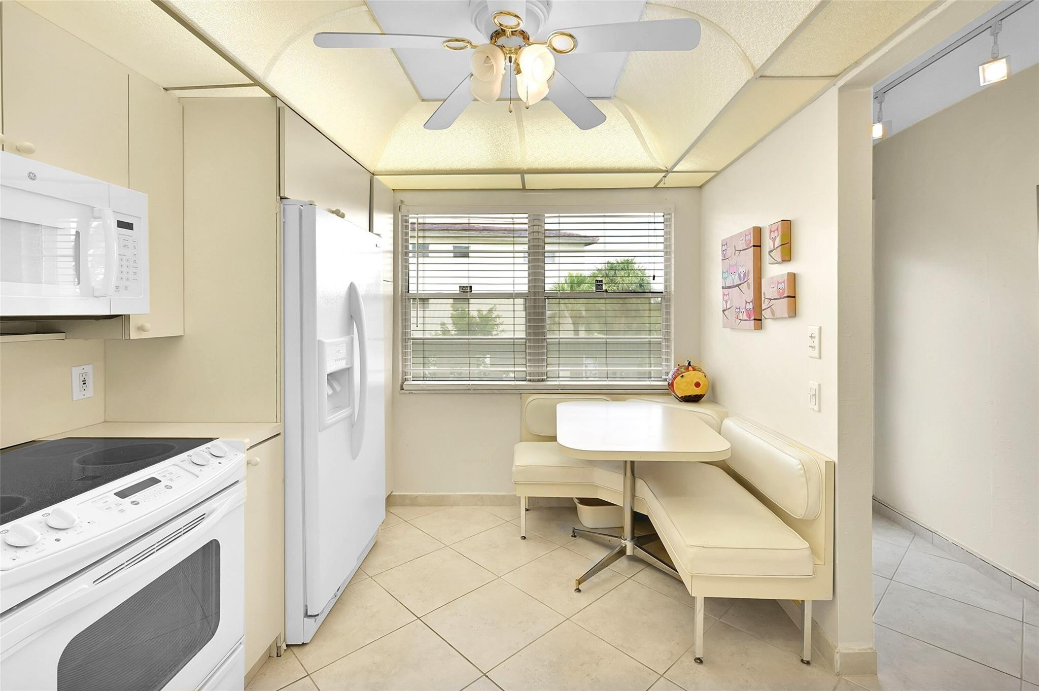 2902 Victoria Cir H3