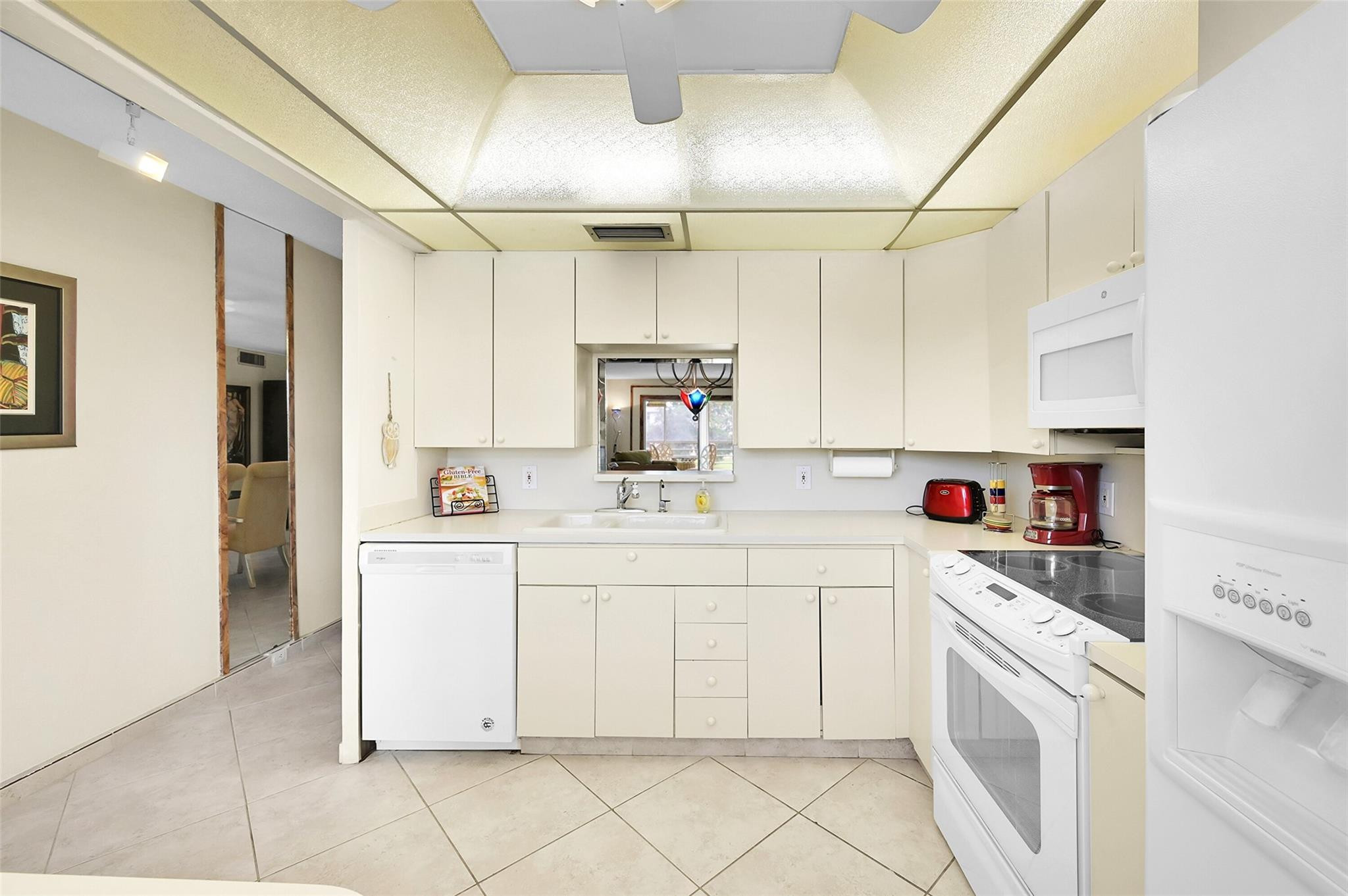 2902 Victoria Cir H3