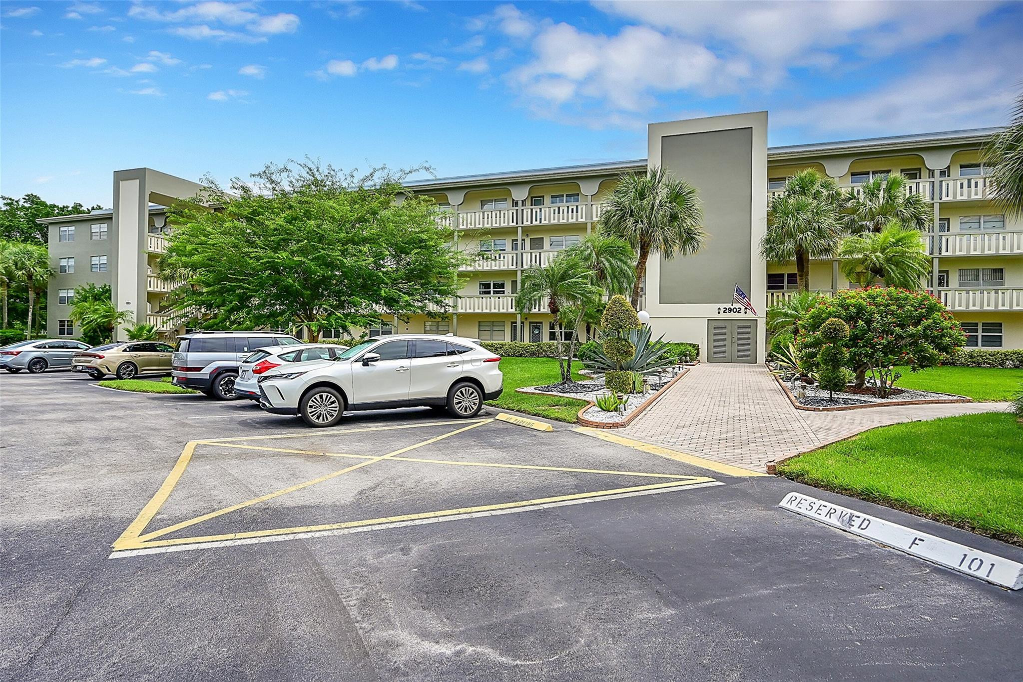 2902 Victoria Cir H3