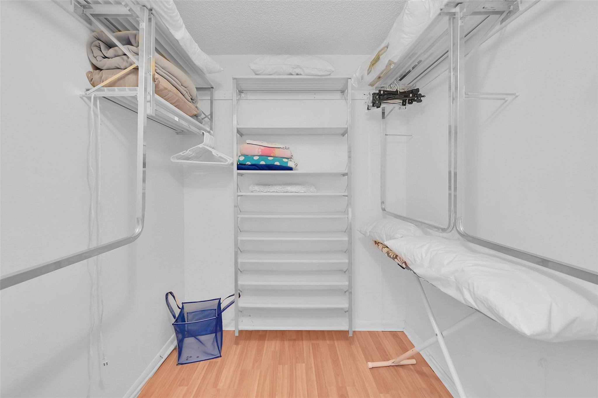 2902 Victoria Cir H3