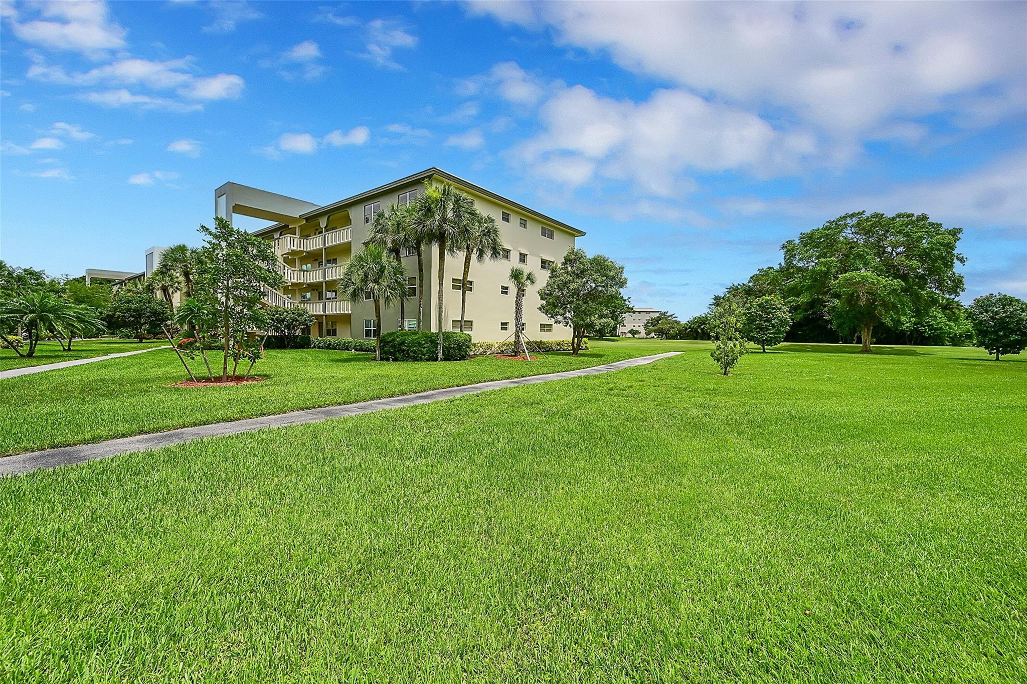 2902 Victoria Cir H3