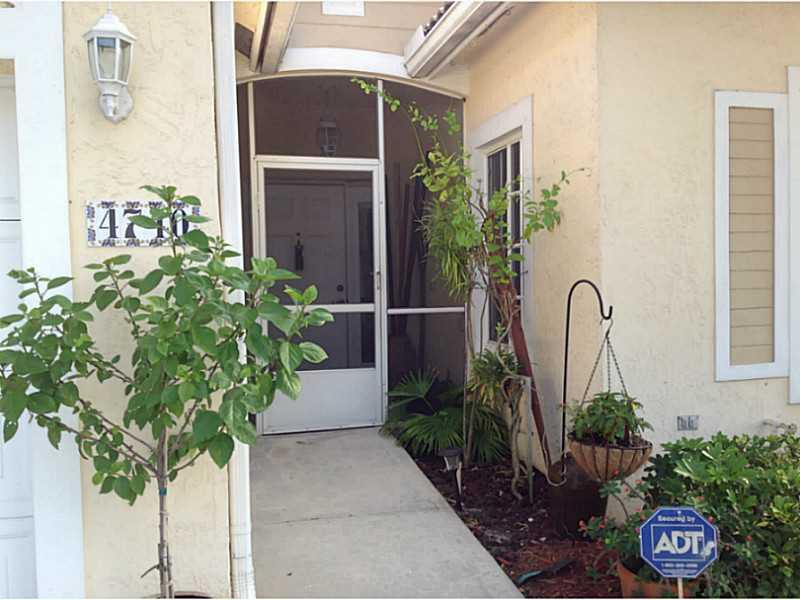 4740 SW 12th Pl