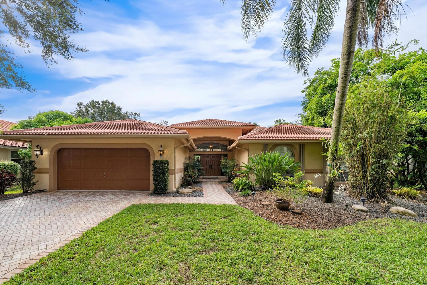 6800 NW 70th Pl