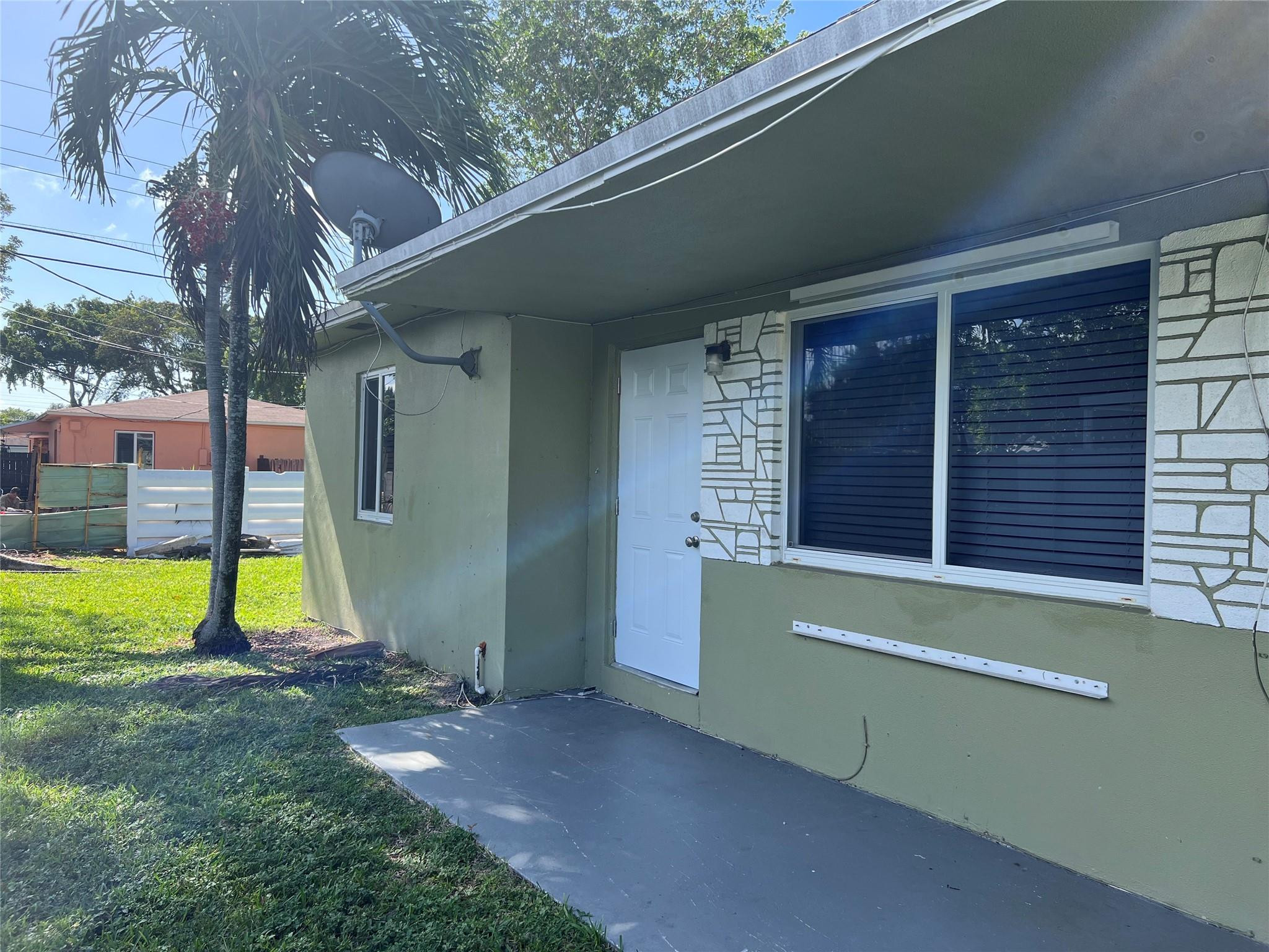 625 SW 4th St 2