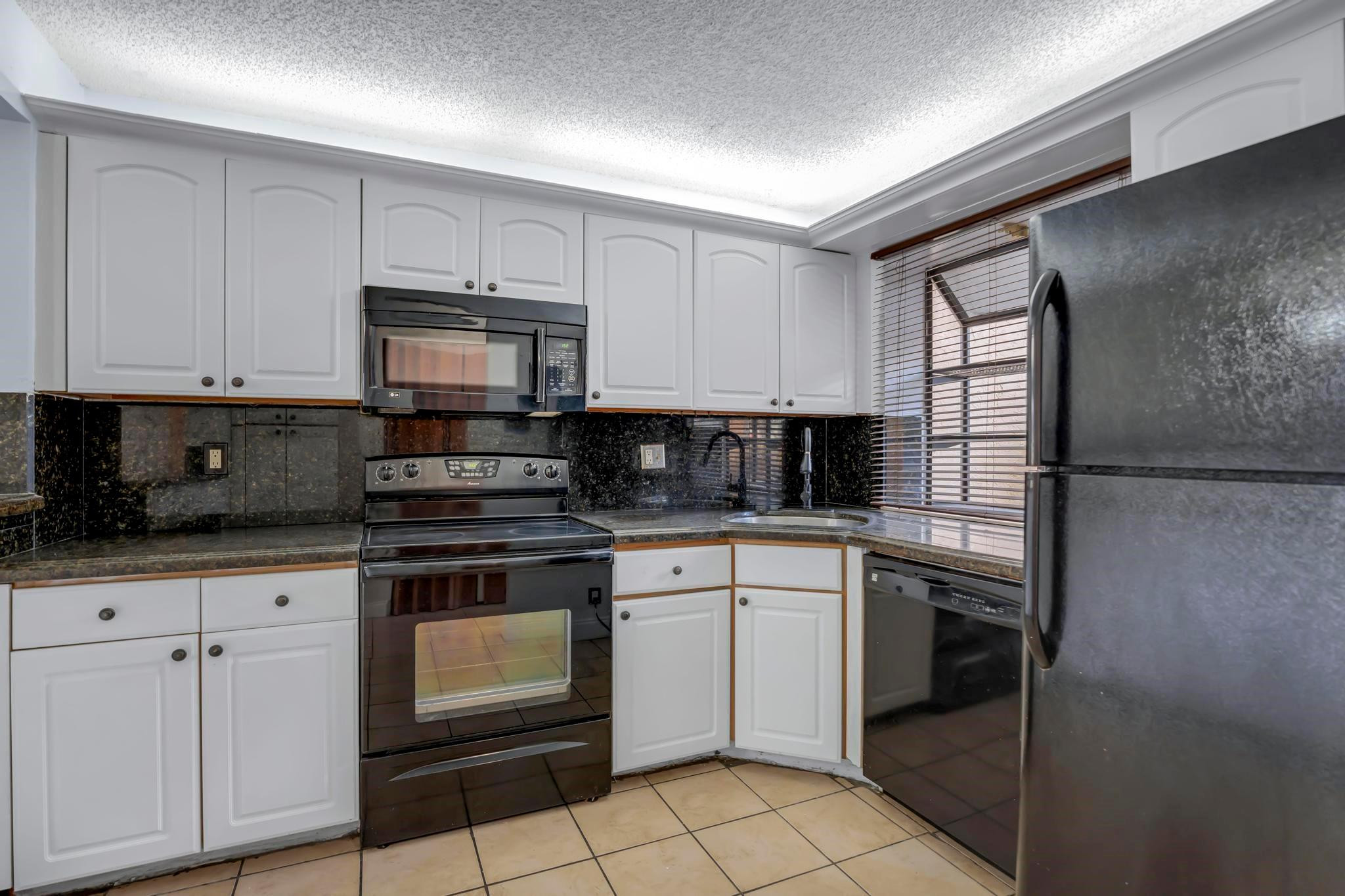 3694 Coral Tree Cir 3694