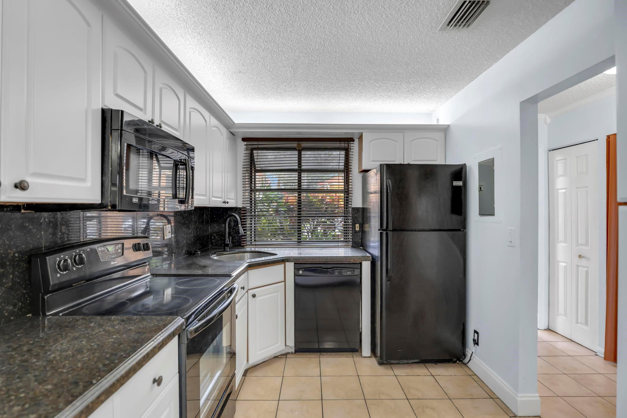 3694 Coral Tree Cir 3694