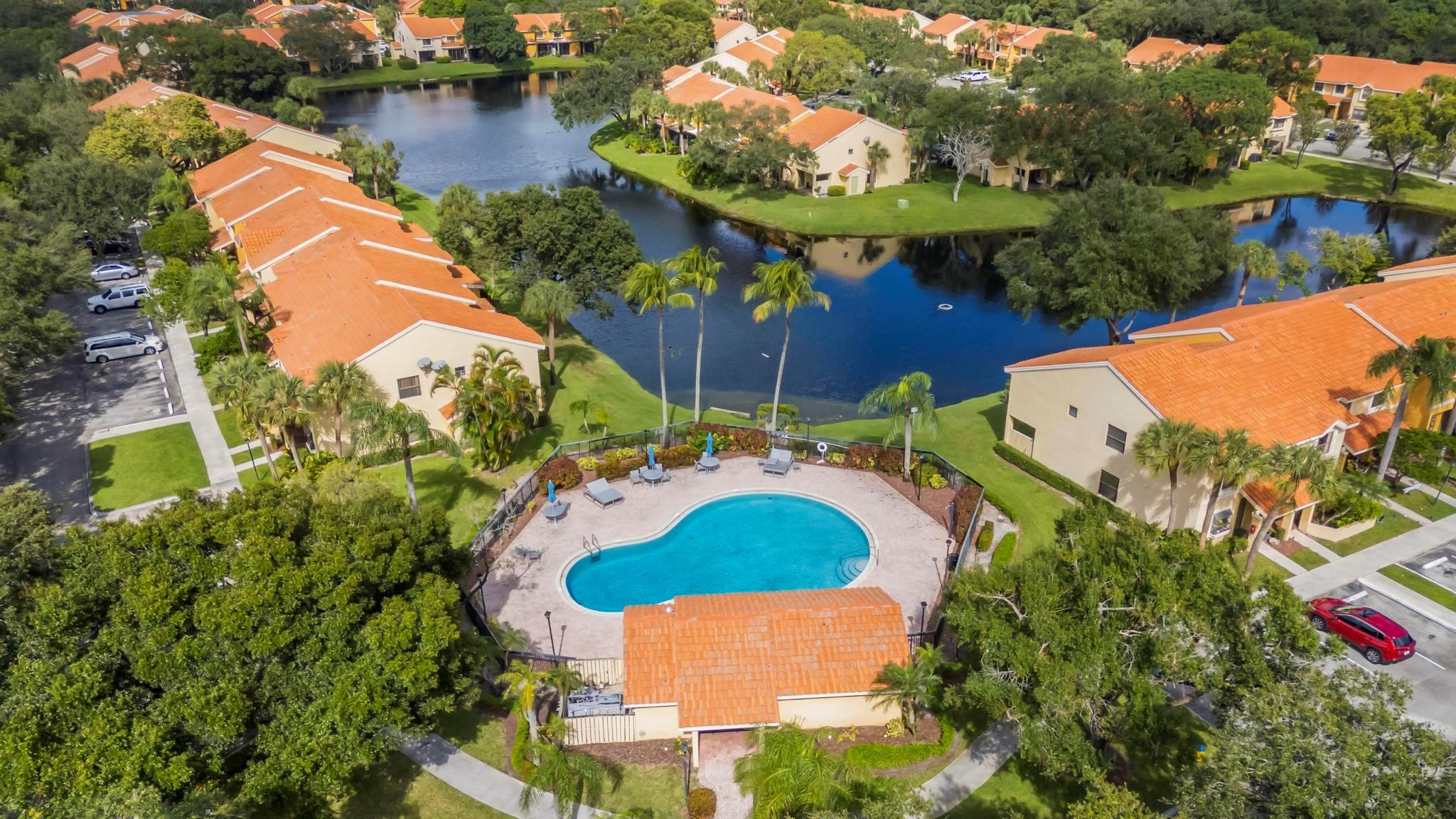 3694 Coral Tree Cir 3694
