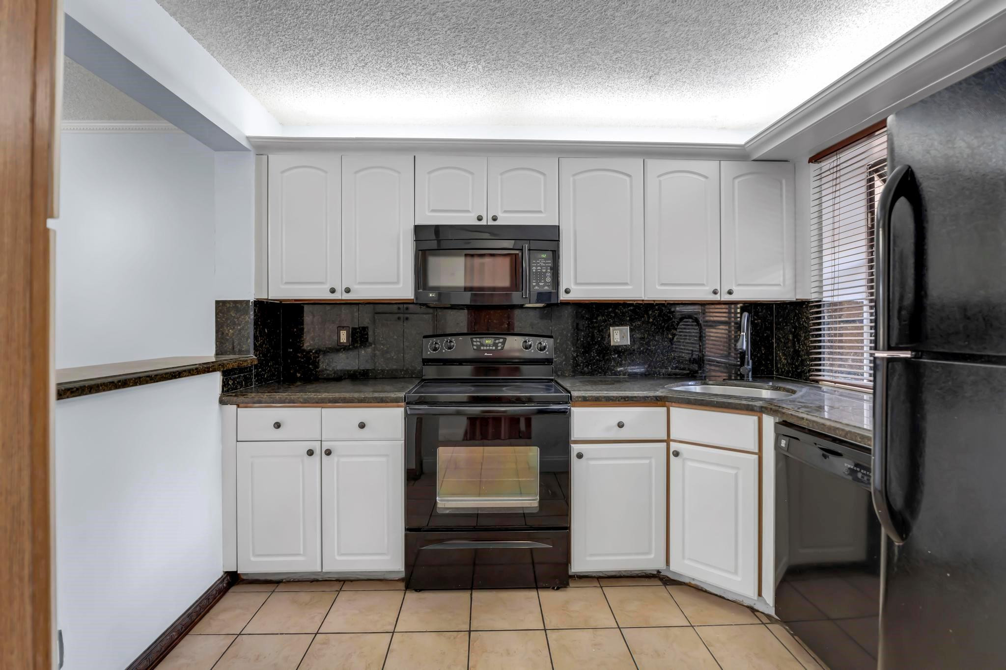 3694 Coral Tree Cir 3694