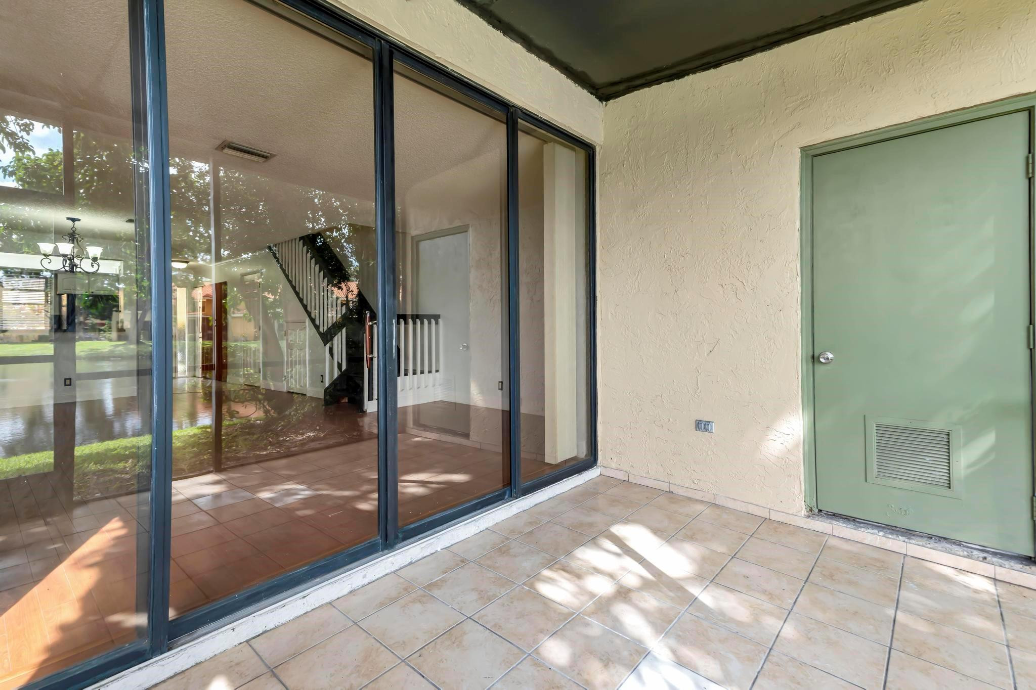 3694 Coral Tree Cir 3694