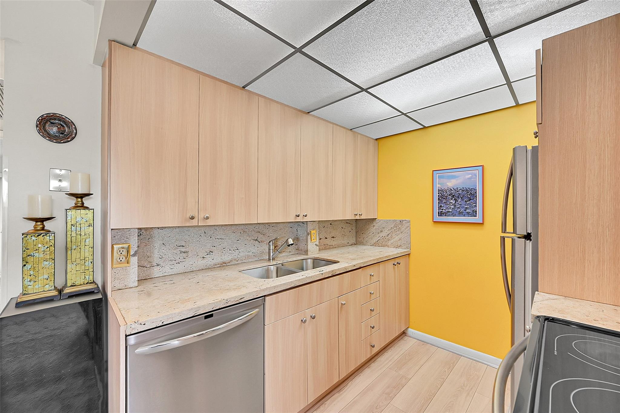 2801 Victoria Way G3