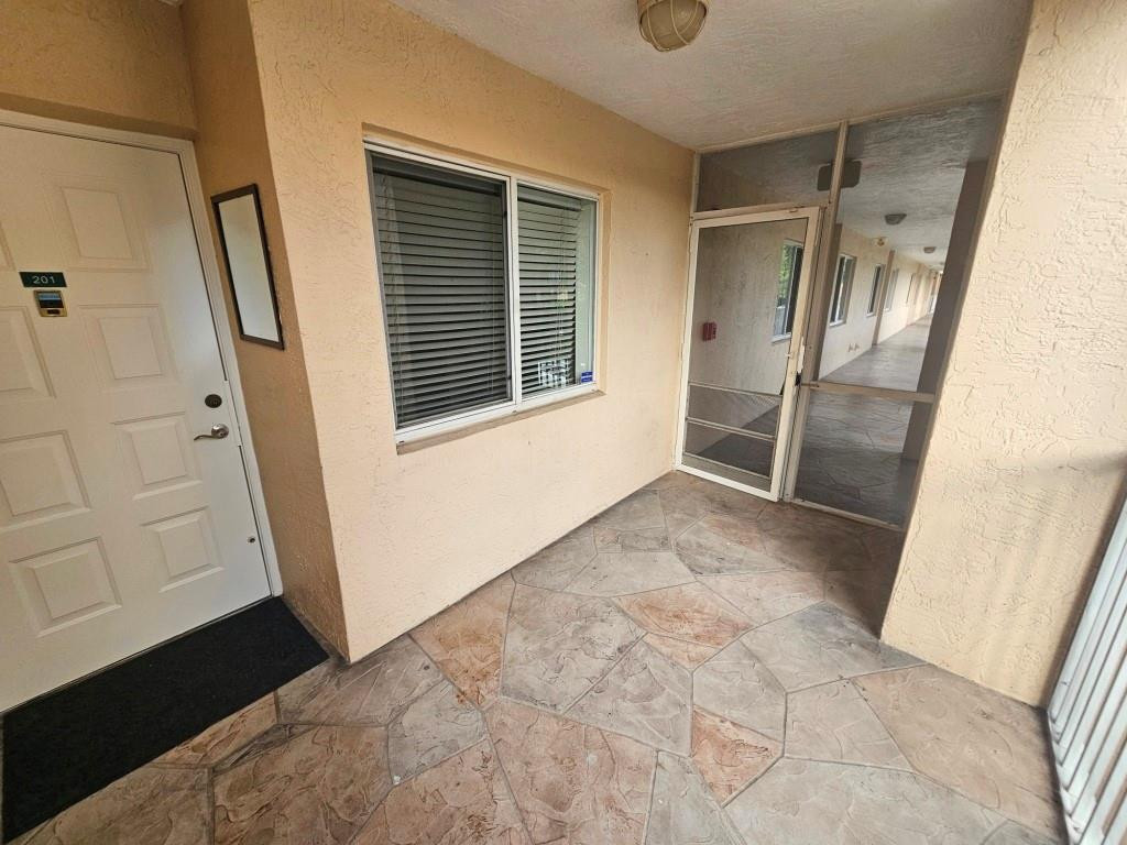 9537 Weldon Cir I201