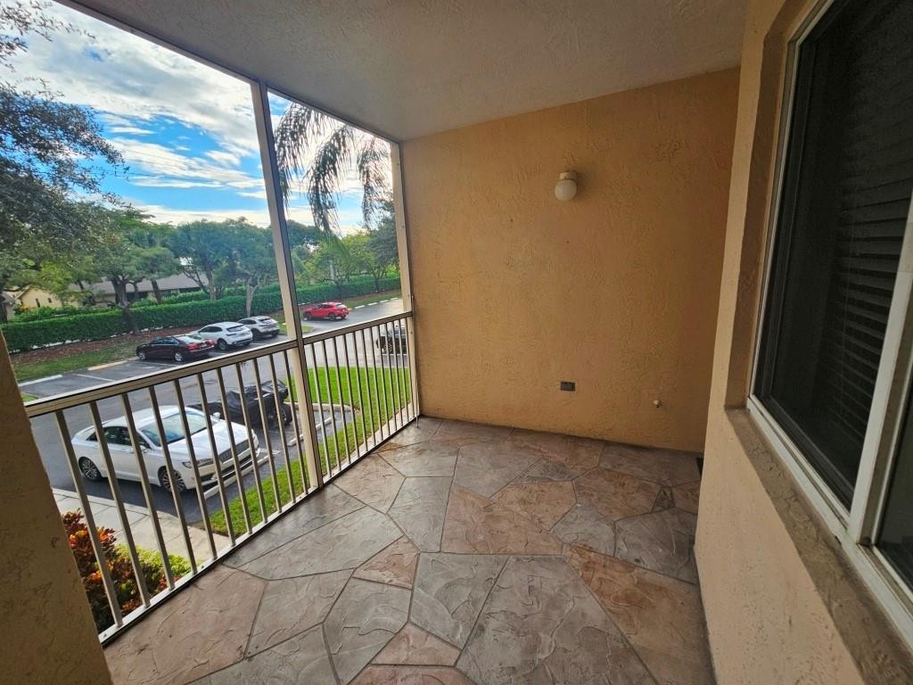 9537 Weldon Cir I201