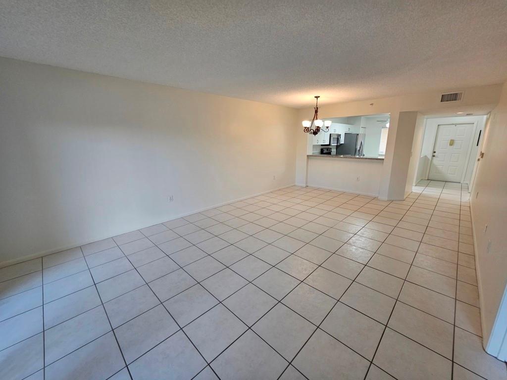 9537 Weldon Cir I201