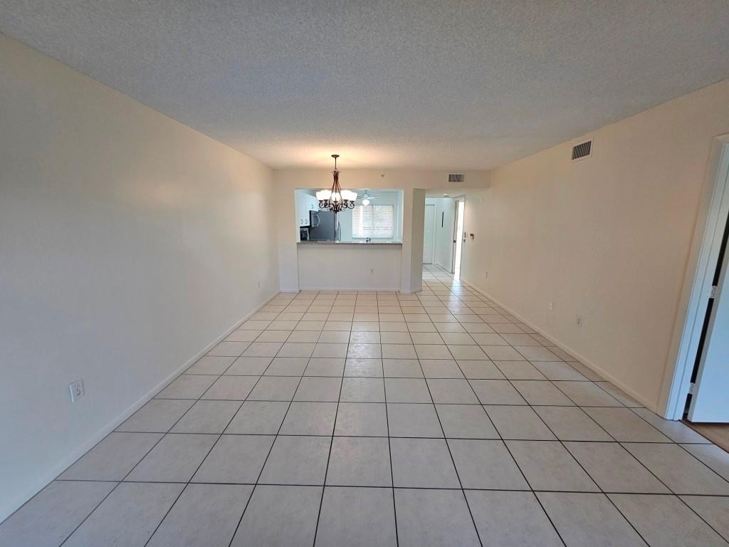 9537 Weldon Cir I201