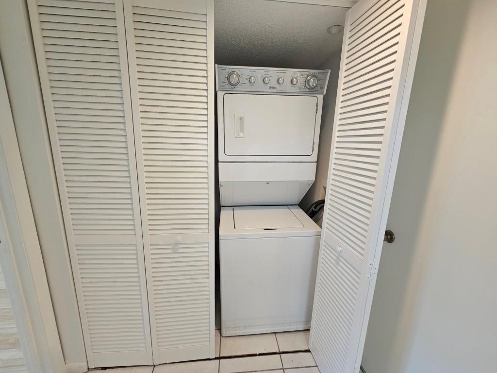 9537 Weldon Cir I201