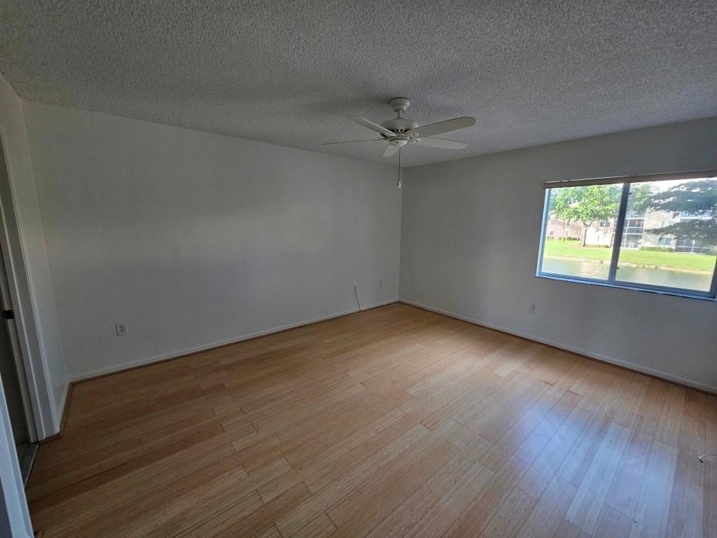 9537 Weldon Cir I201