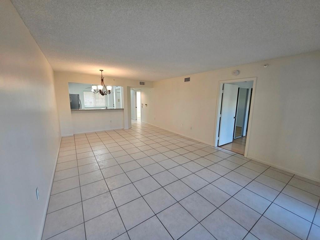 9537 Weldon Cir I201