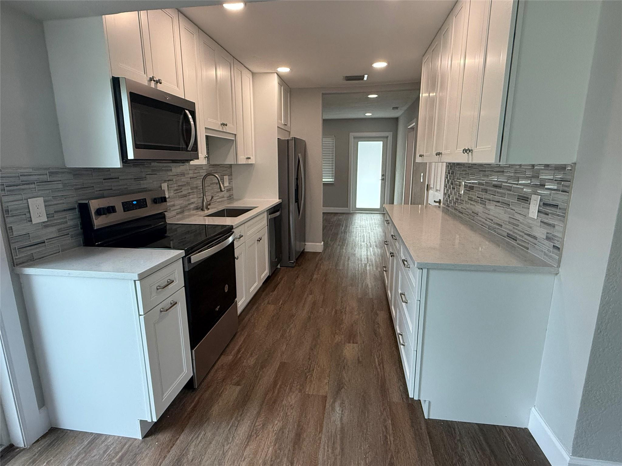 4530 NE 2nd Ave