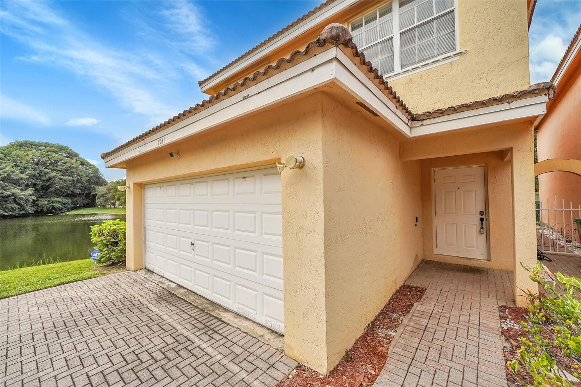 7251 Sienna Ridge Ln