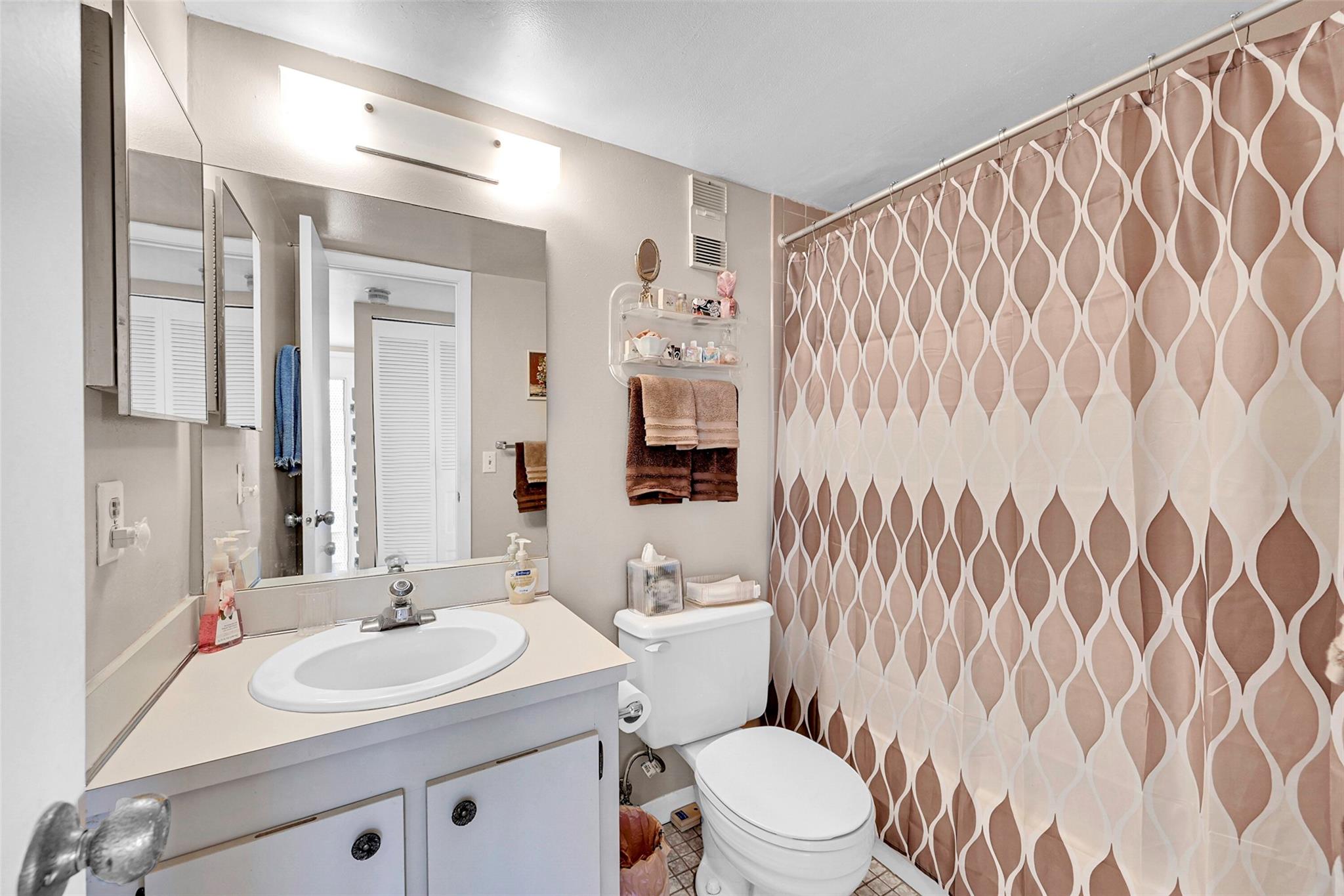 10101 Lakes Blvd 305