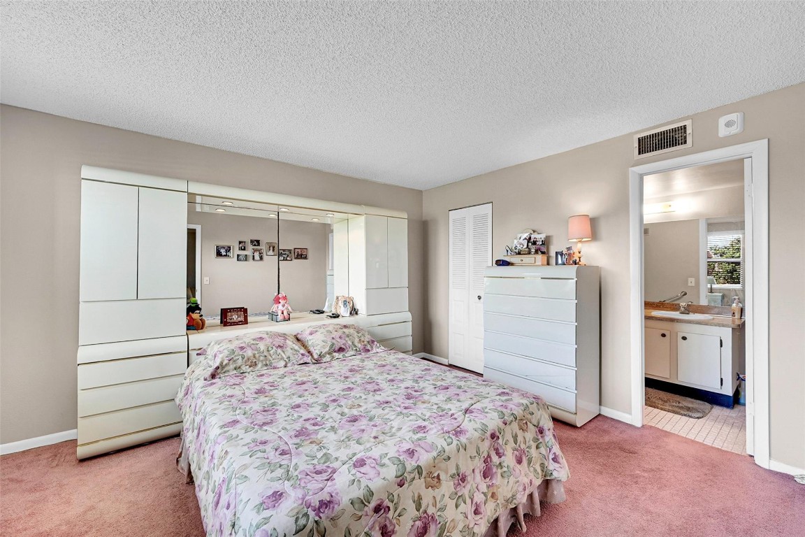 10101 Lakes Blvd 305