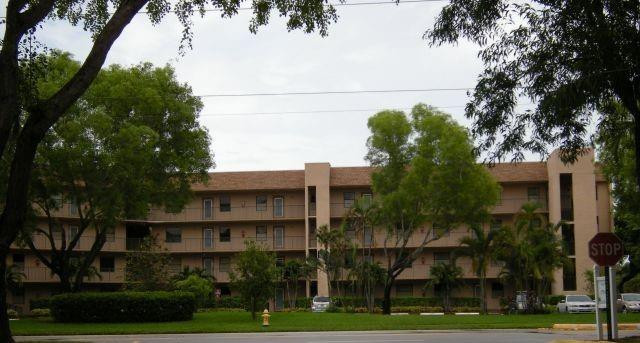 10101 Lakes Blvd 305