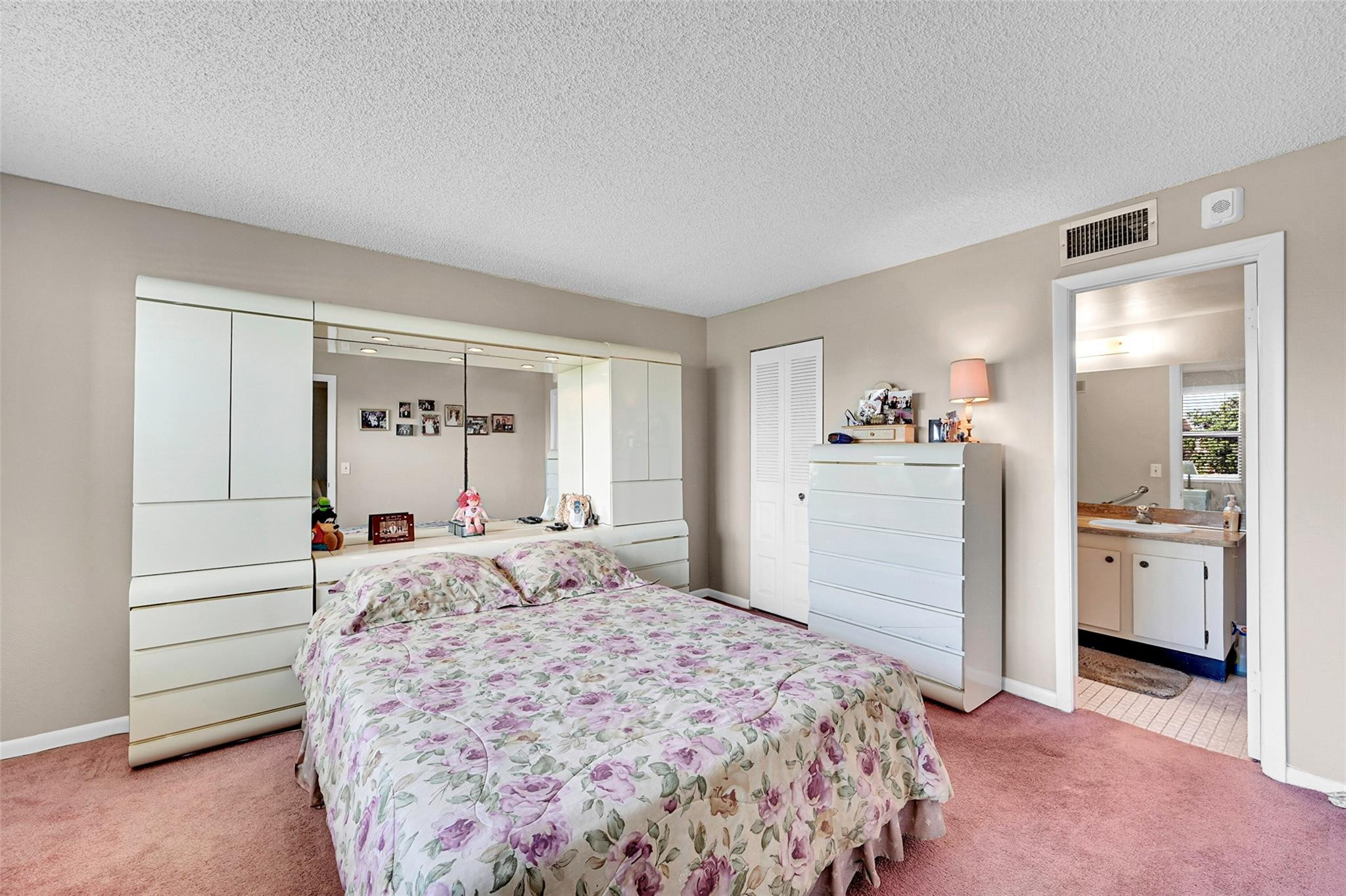 10101 Lakes Blvd 305