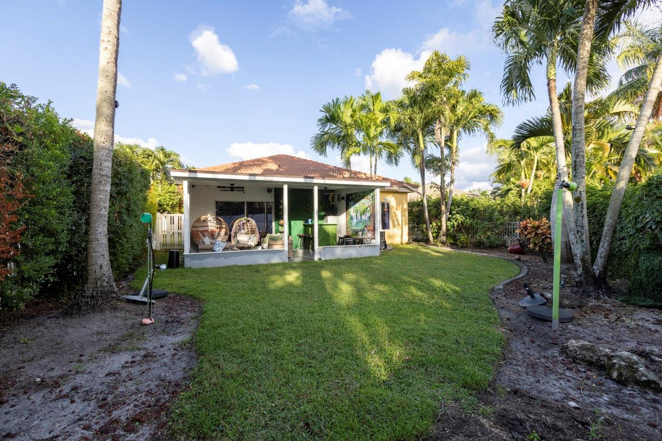 4504 SW 12th Ct
