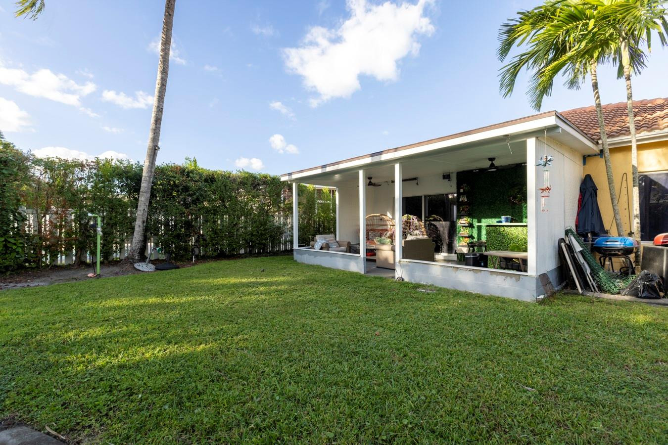 4504 SW 12th Ct
