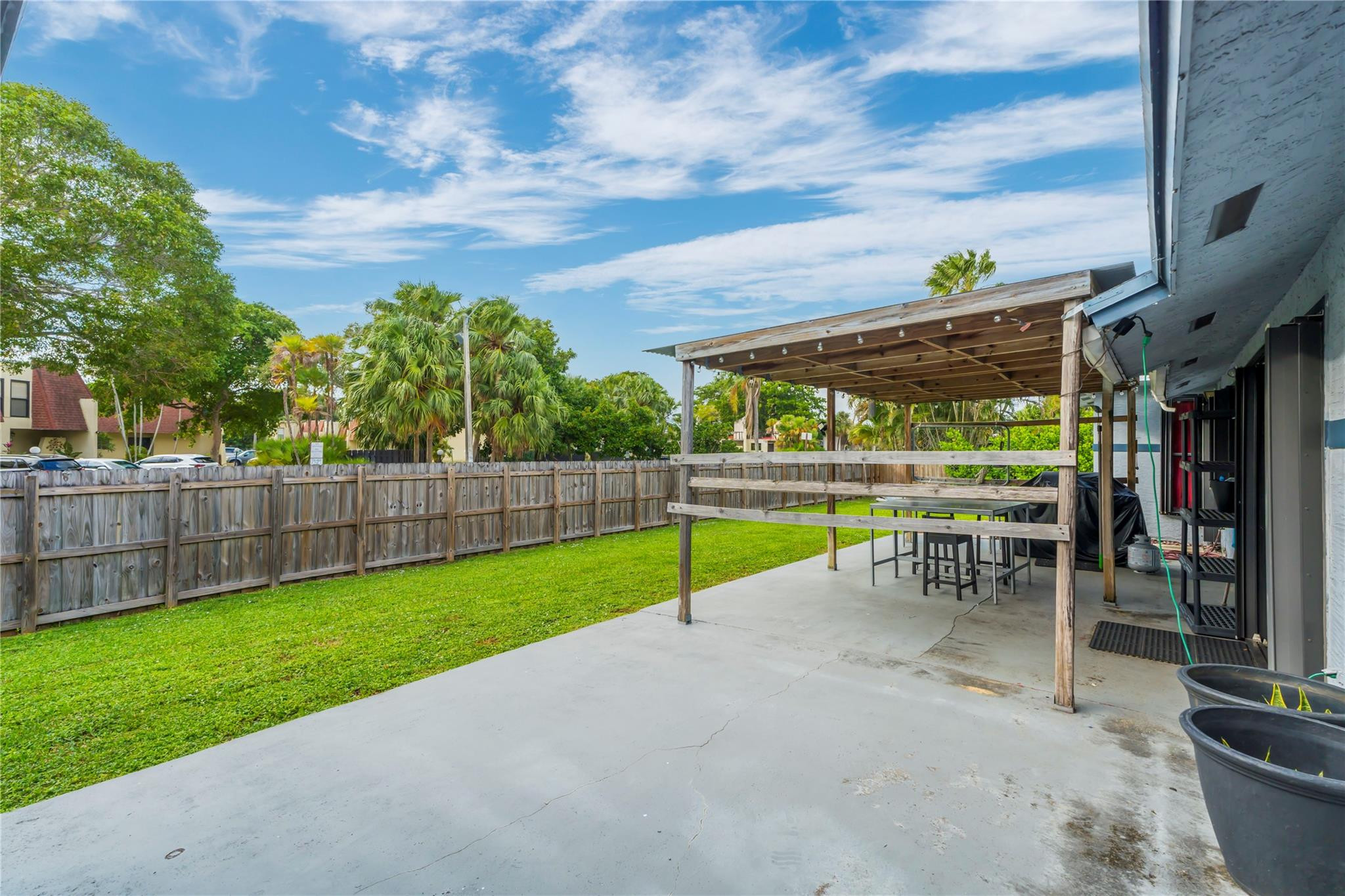 8920 NW 14th St