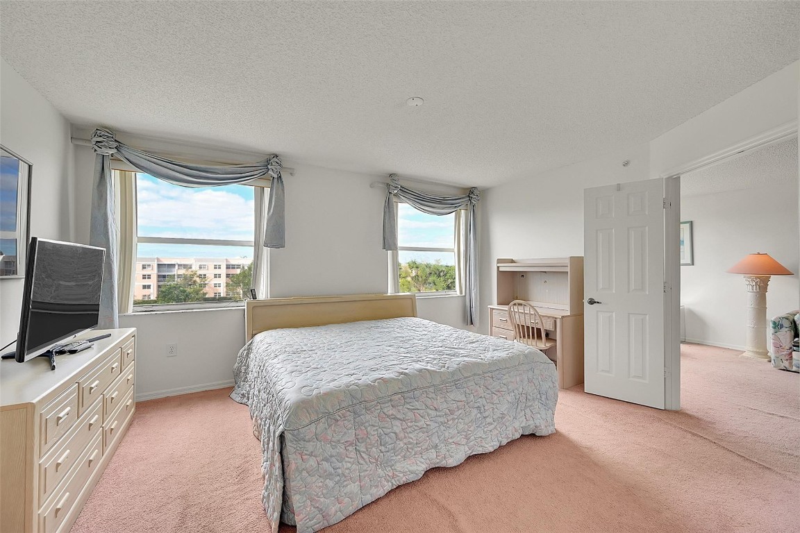 2601 N Nob Hill Rd 407