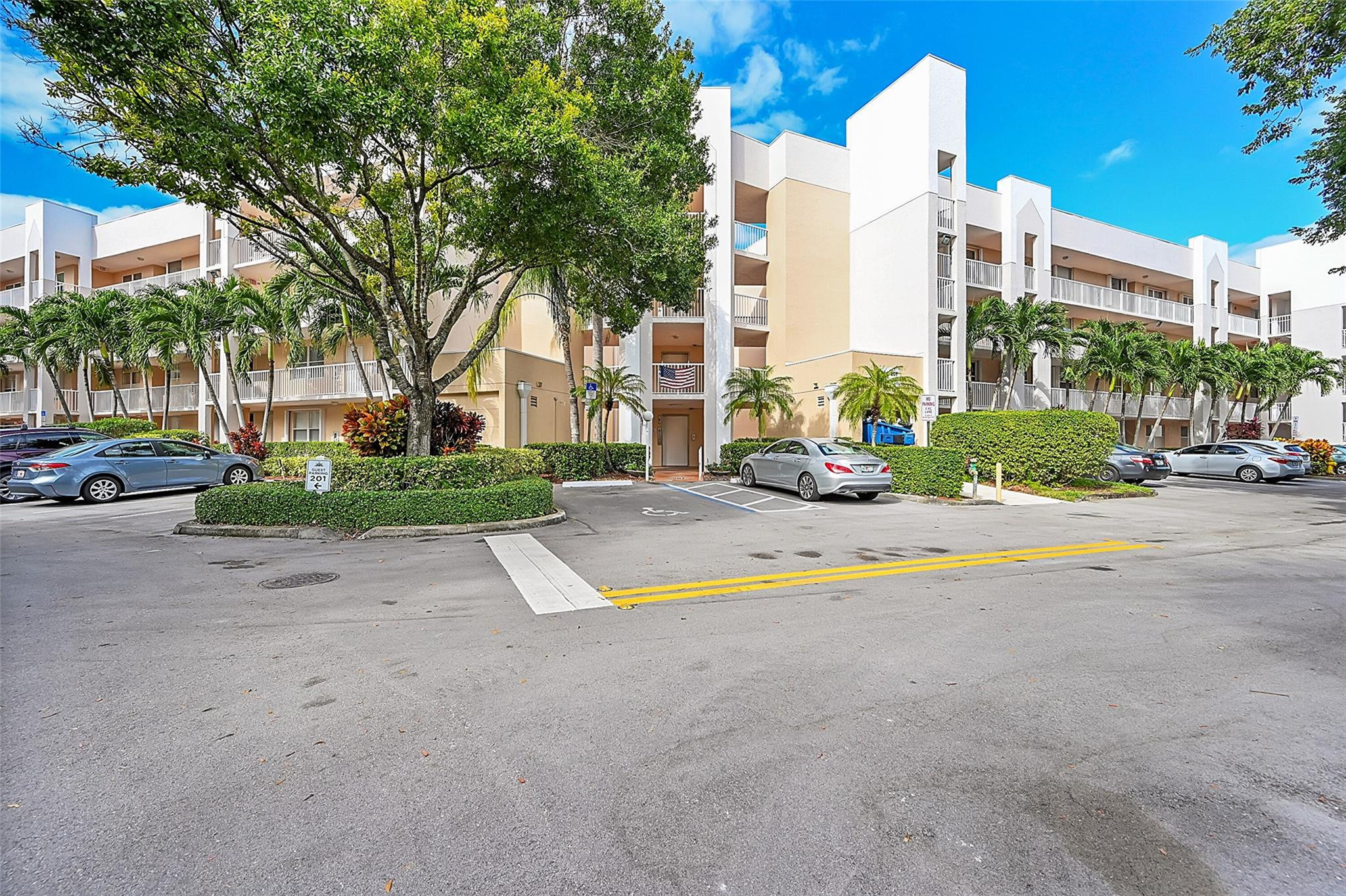 2601 N Nob Hill Rd 407