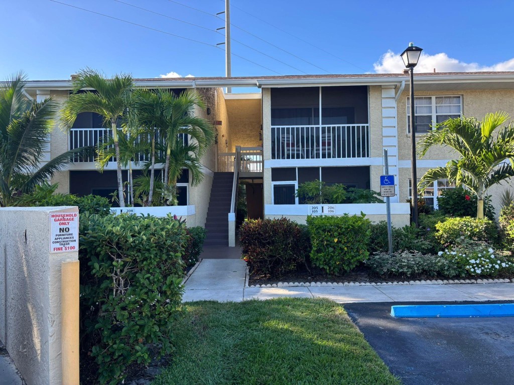 1540 SE Royal Green Cir 206