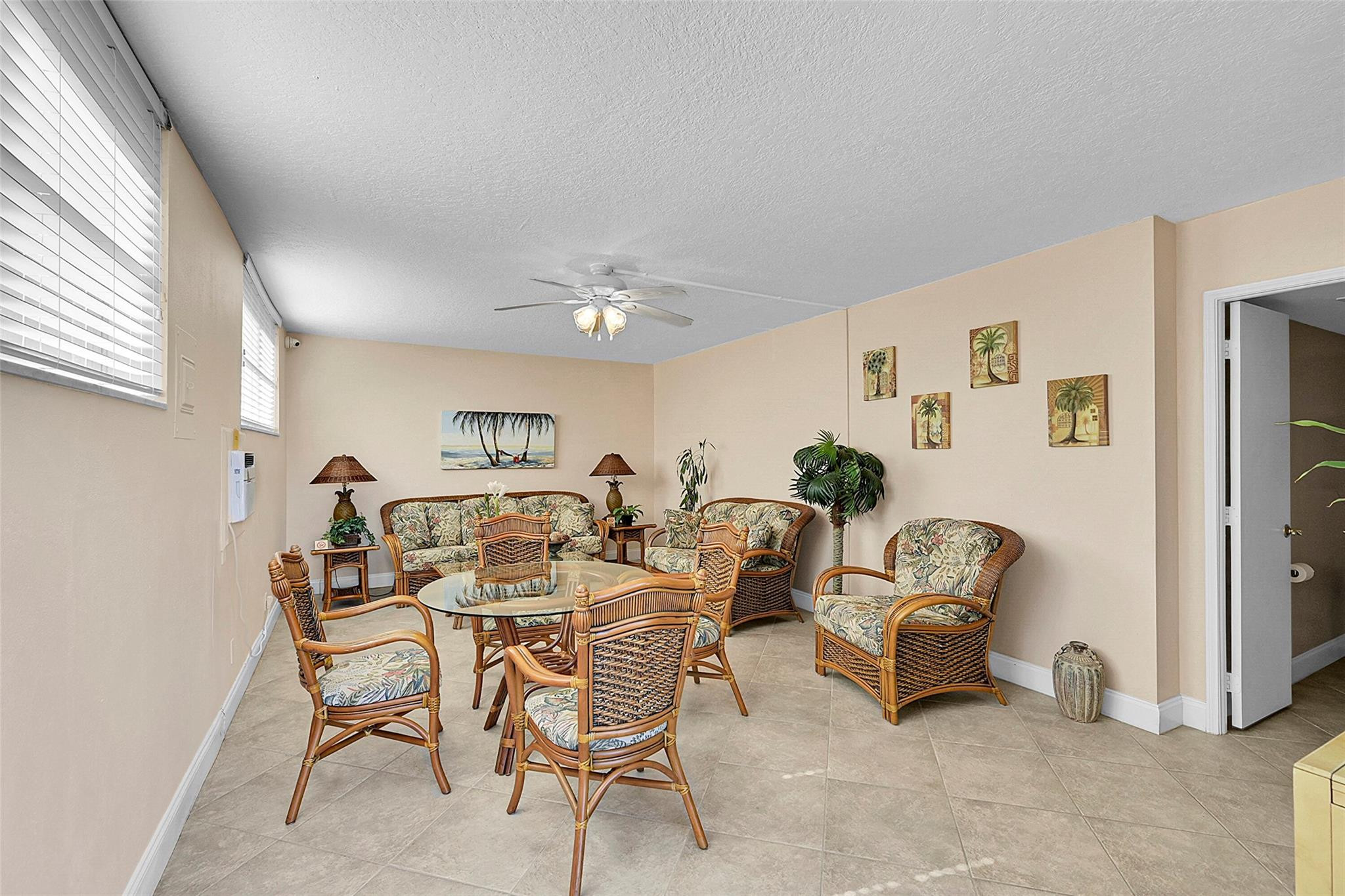 2400 NE 10th St 208