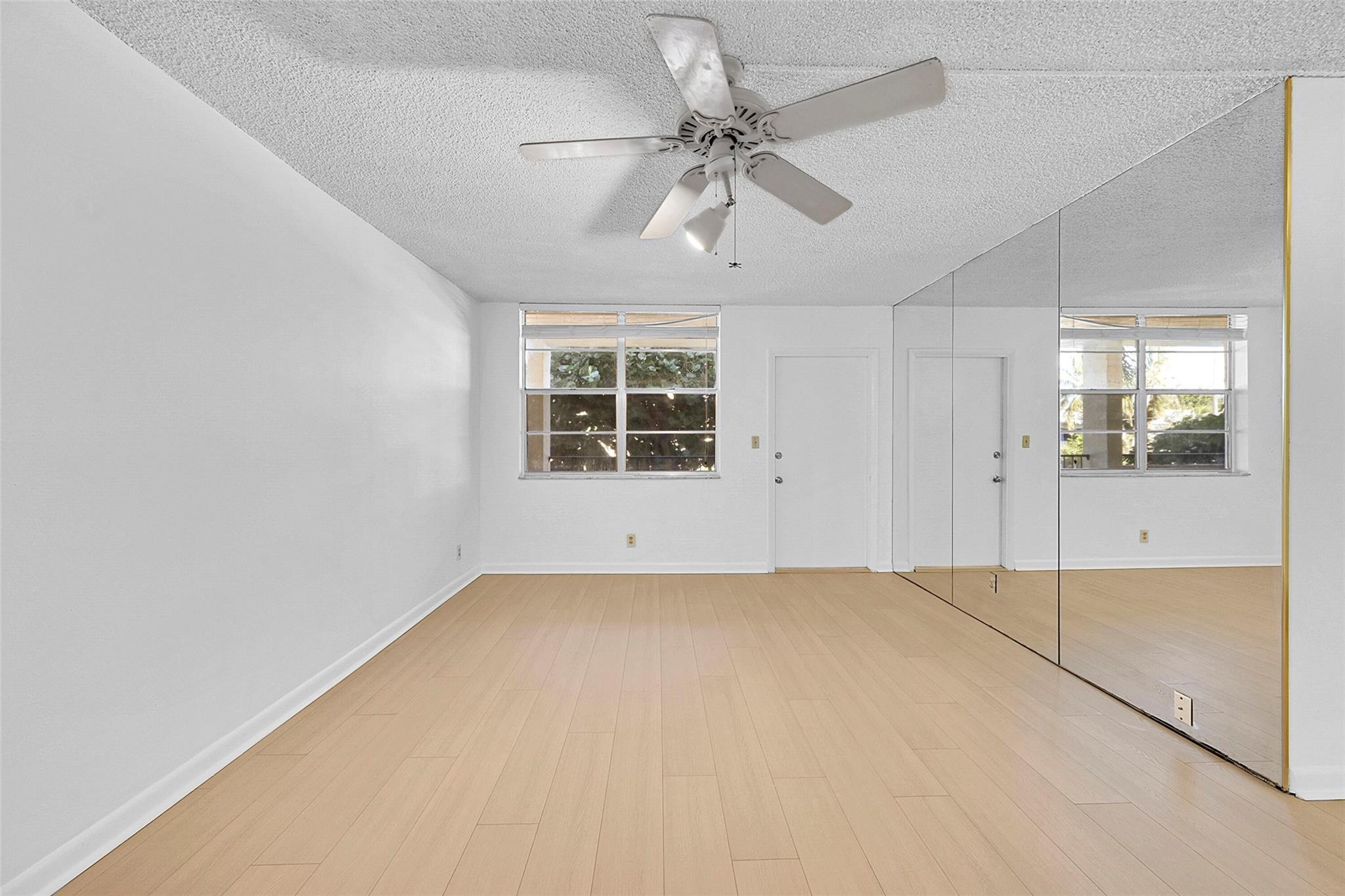 2400 NE 10th St 208