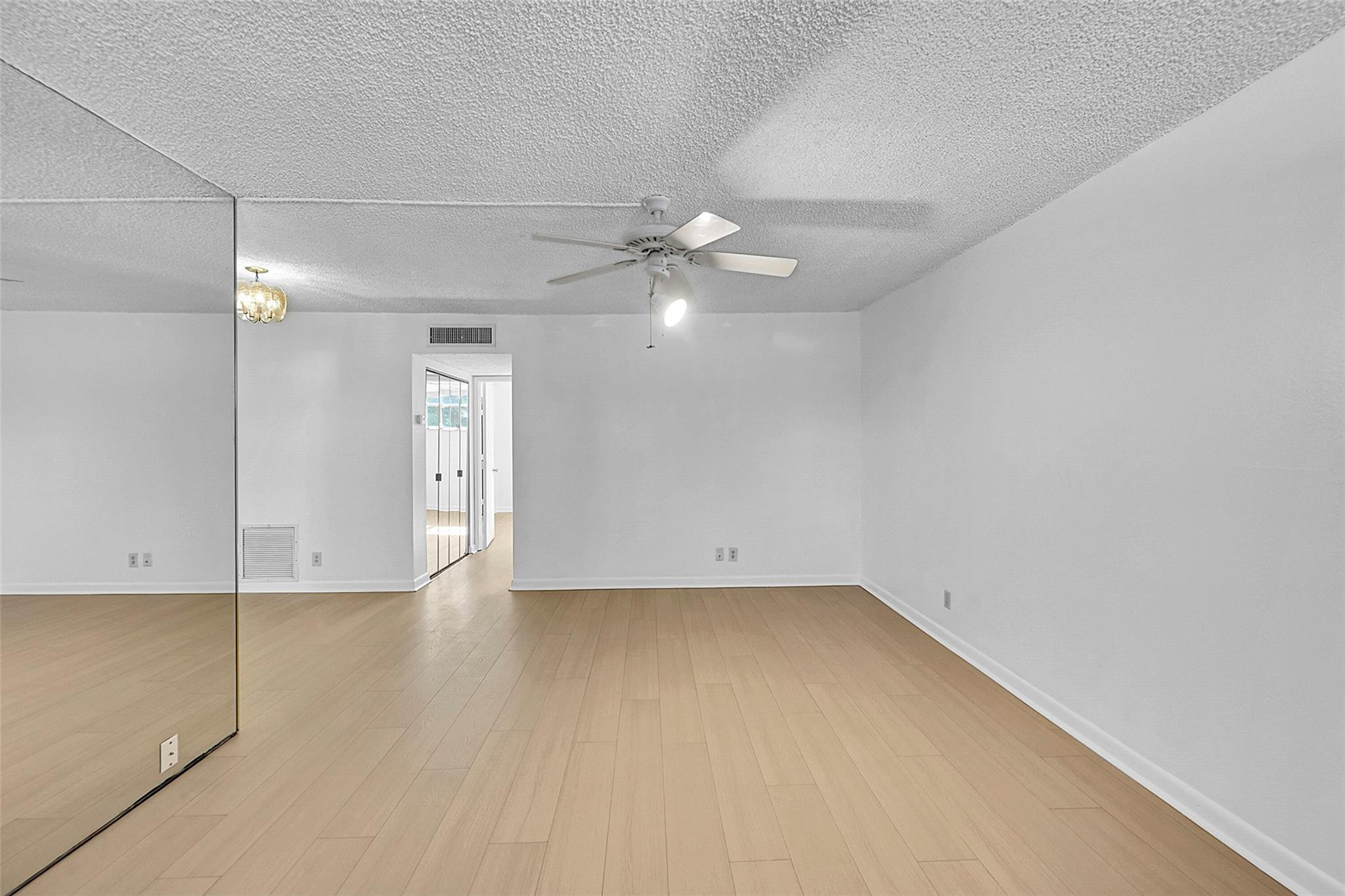 2400 NE 10th St 208