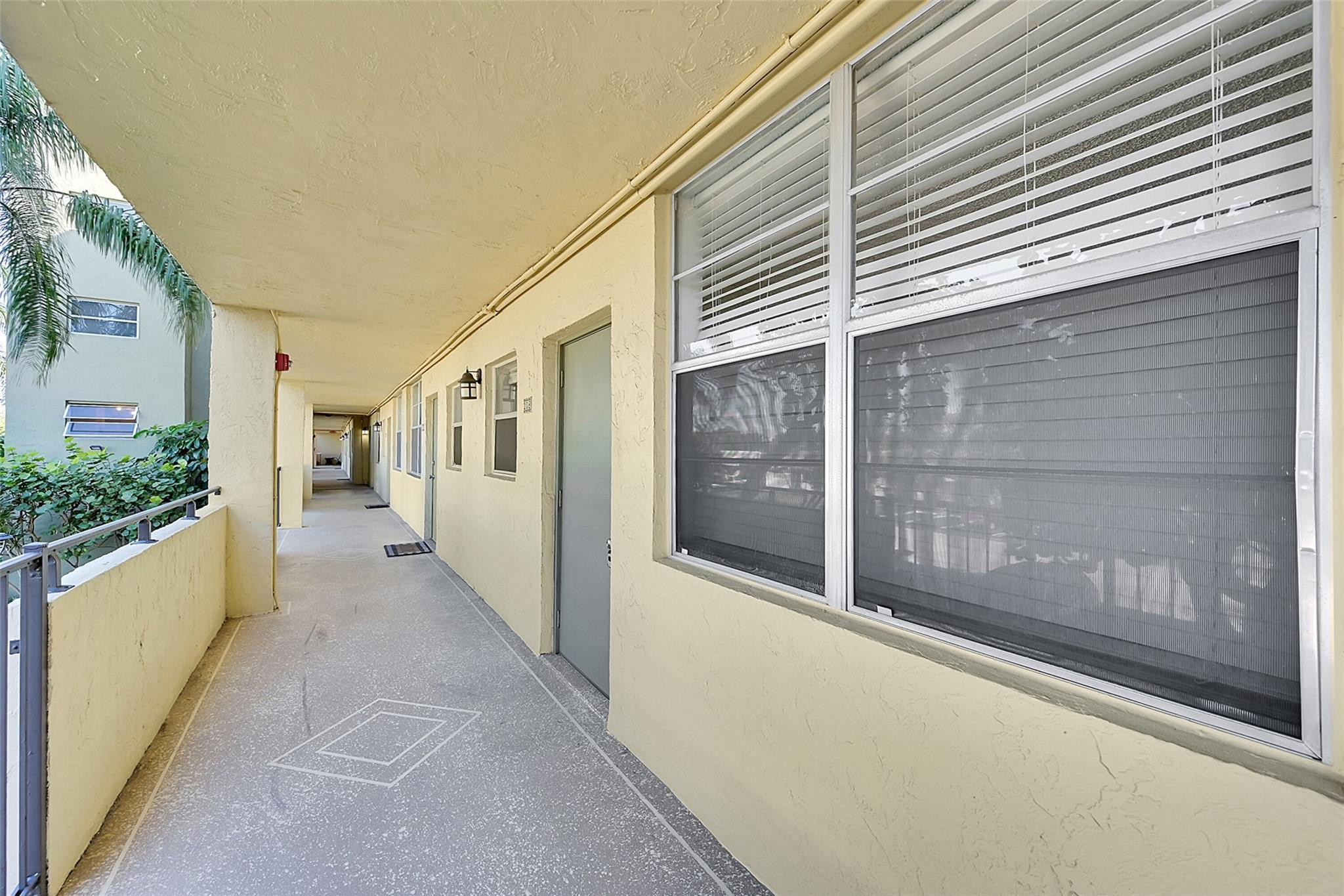 2400 NE 10th St 208