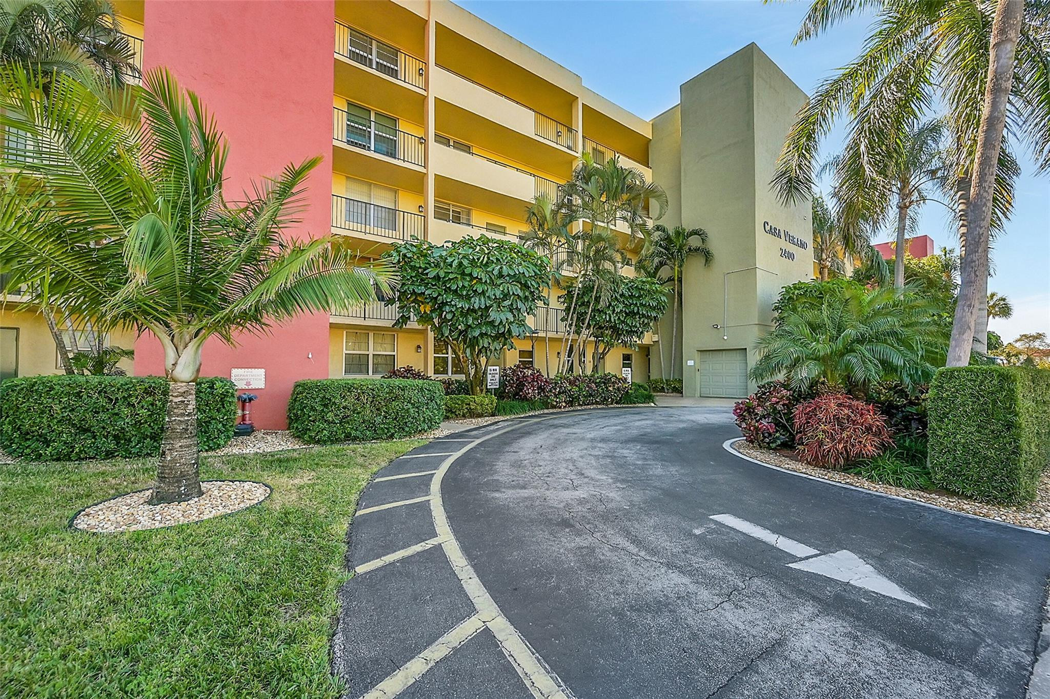 2400 NE 10th St 208