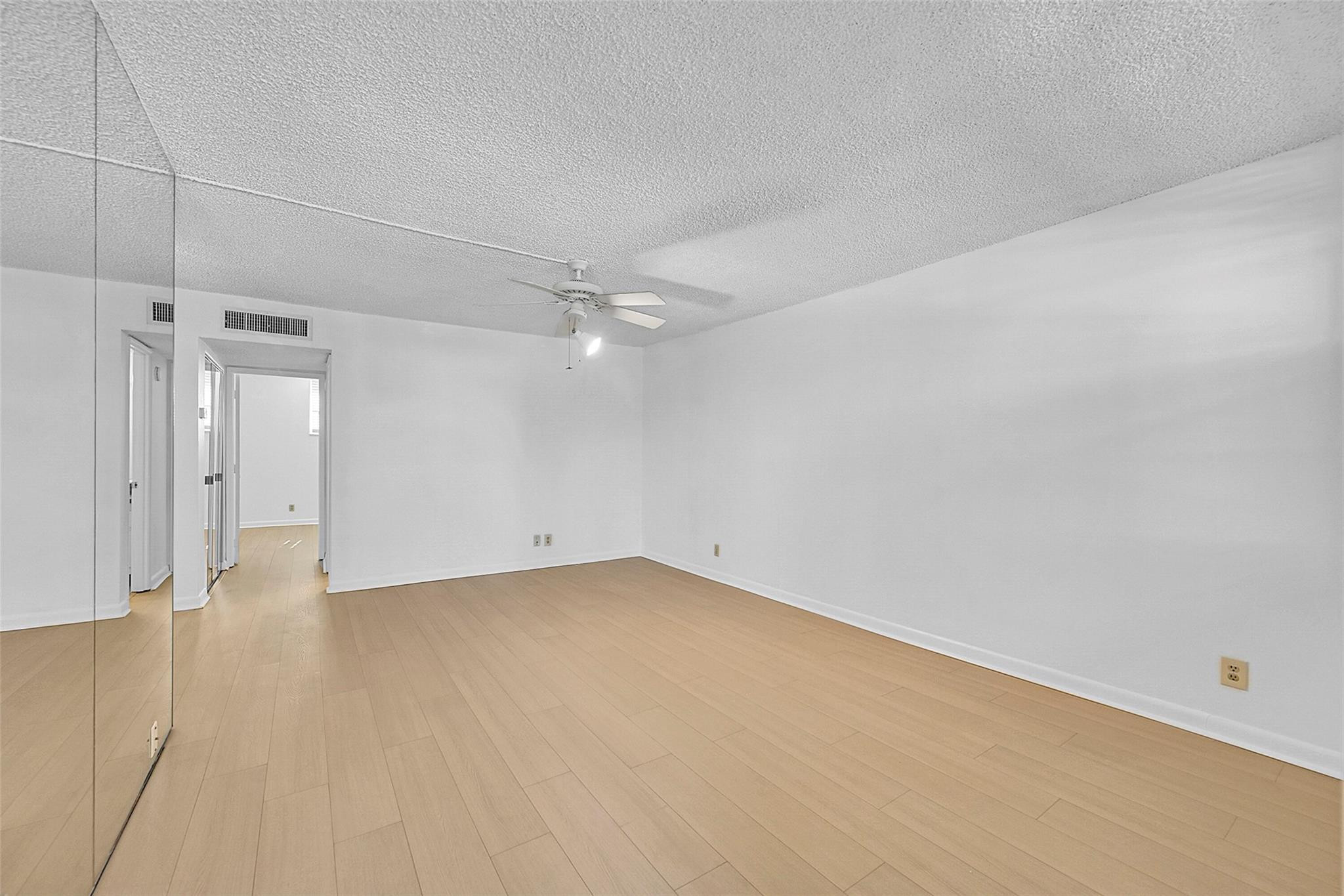 2400 NE 10th St 208