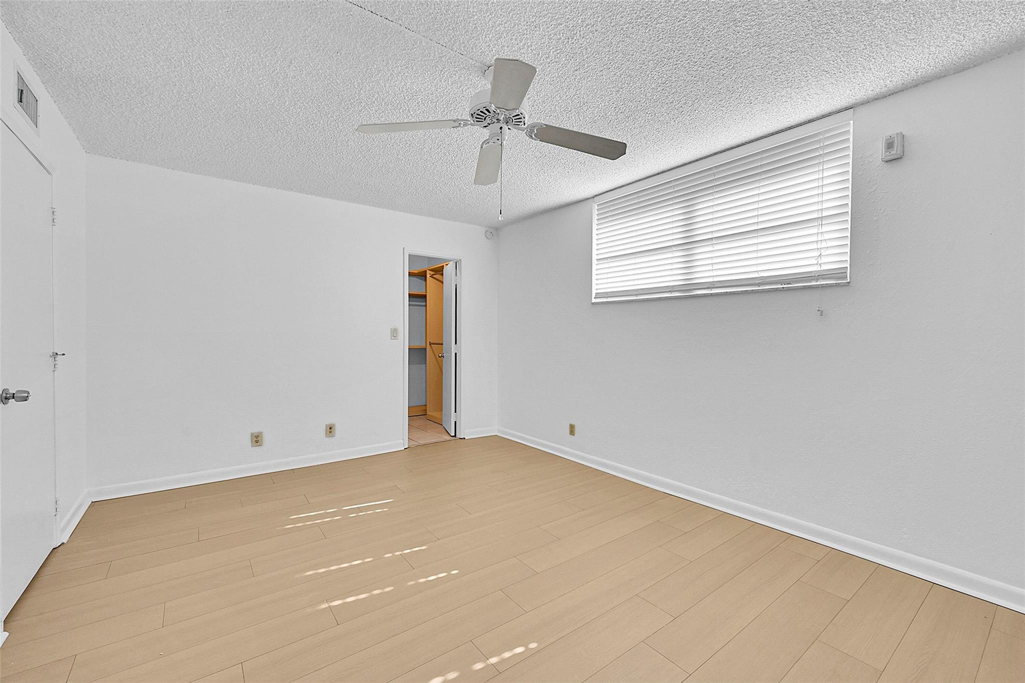 2400 NE 10th St 208