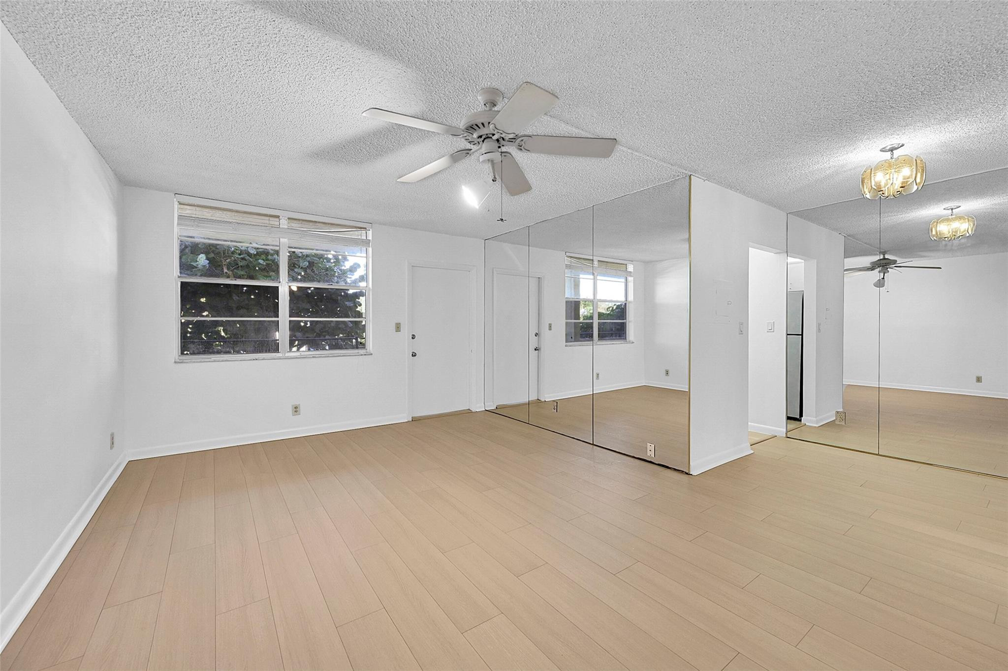 2400 NE 10th St 208