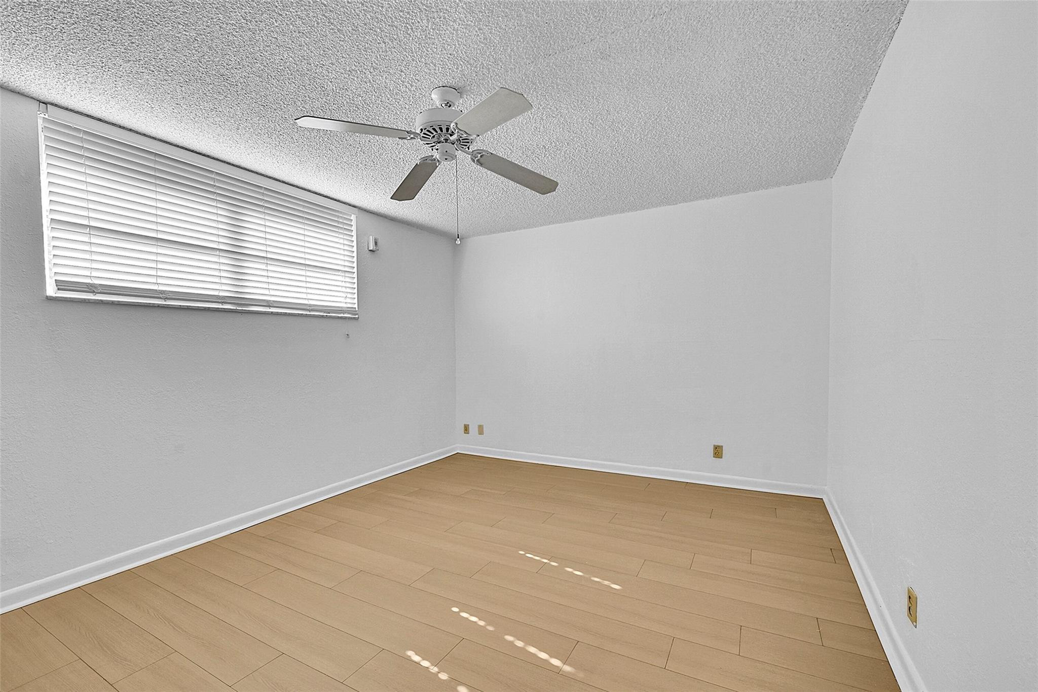 2400 NE 10th St 208