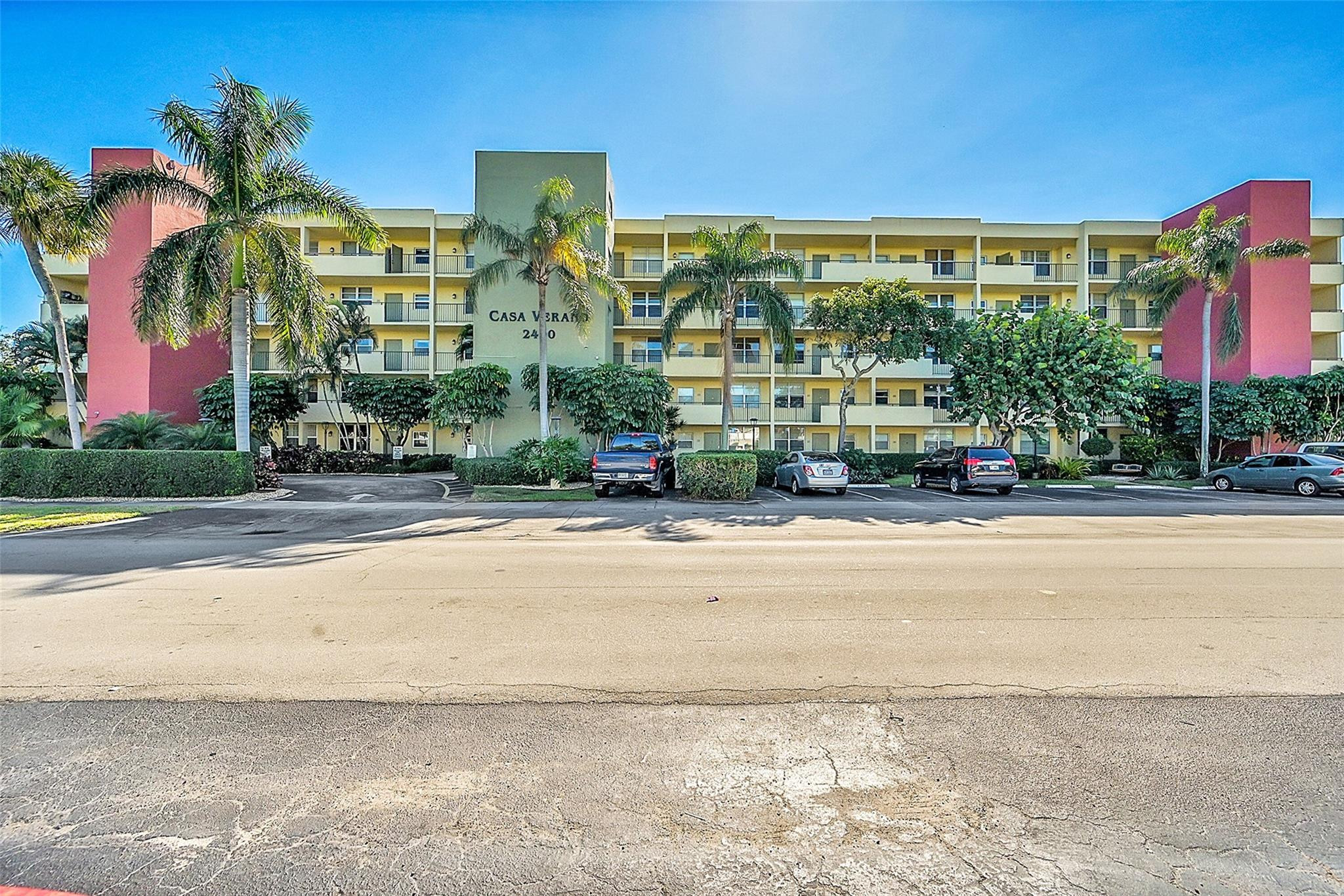 2400 NE 10th St 208