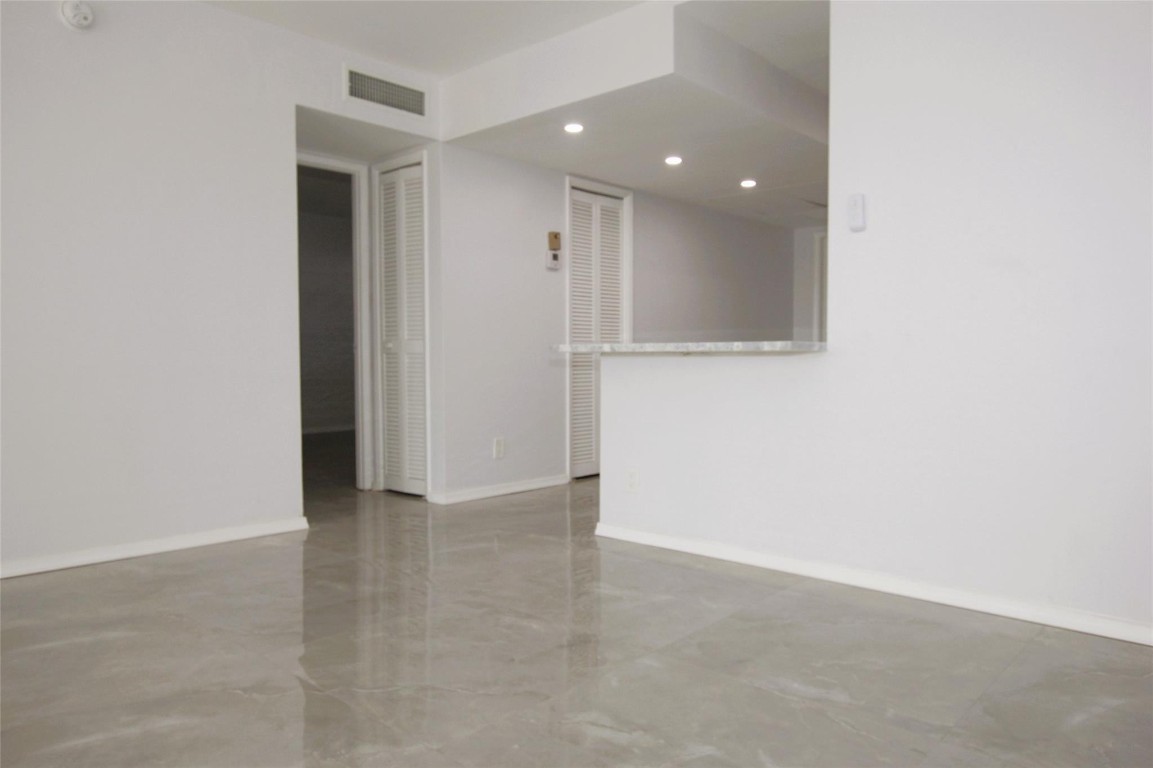 3100 N Course Ln 103