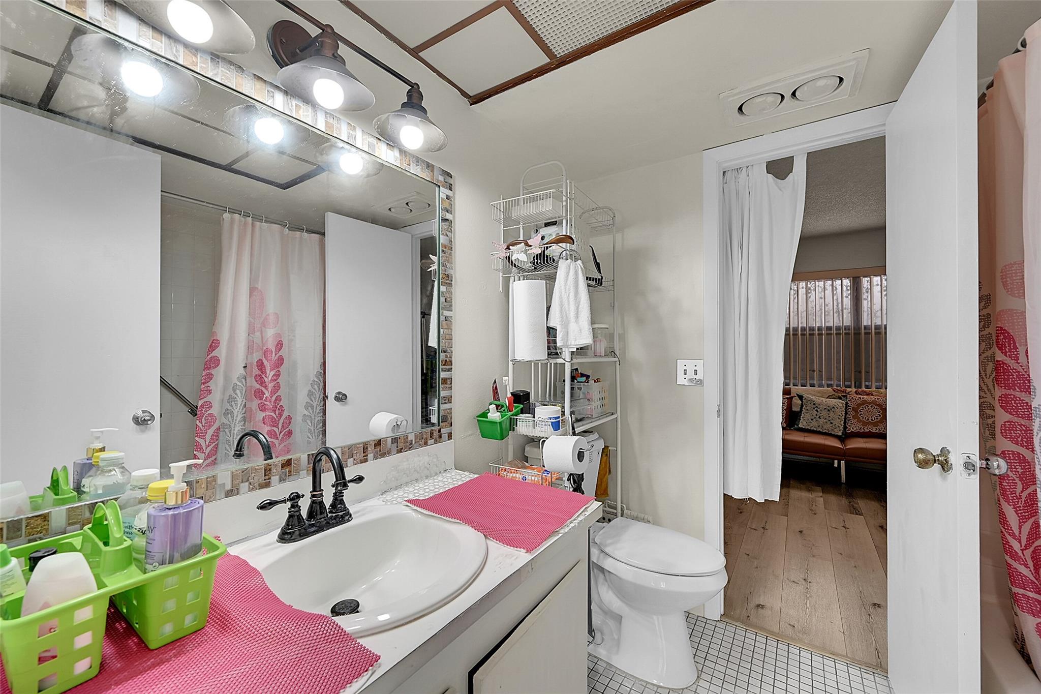 10442 Lakes Blvd 202